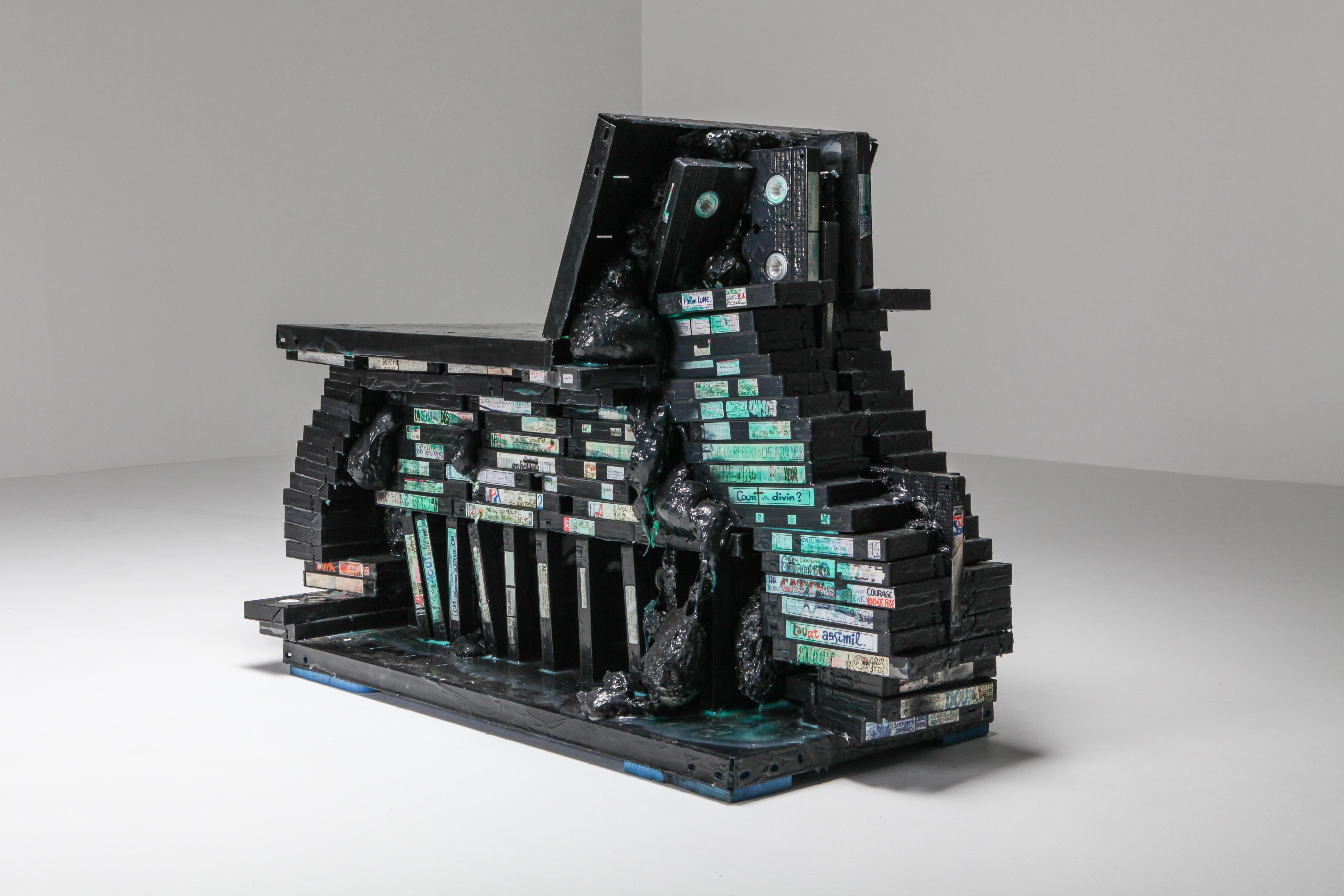 Autre chaise longue à cassette vidéo d'assemblage 'Frozen Culture':: Lionel Jadot:: 2020