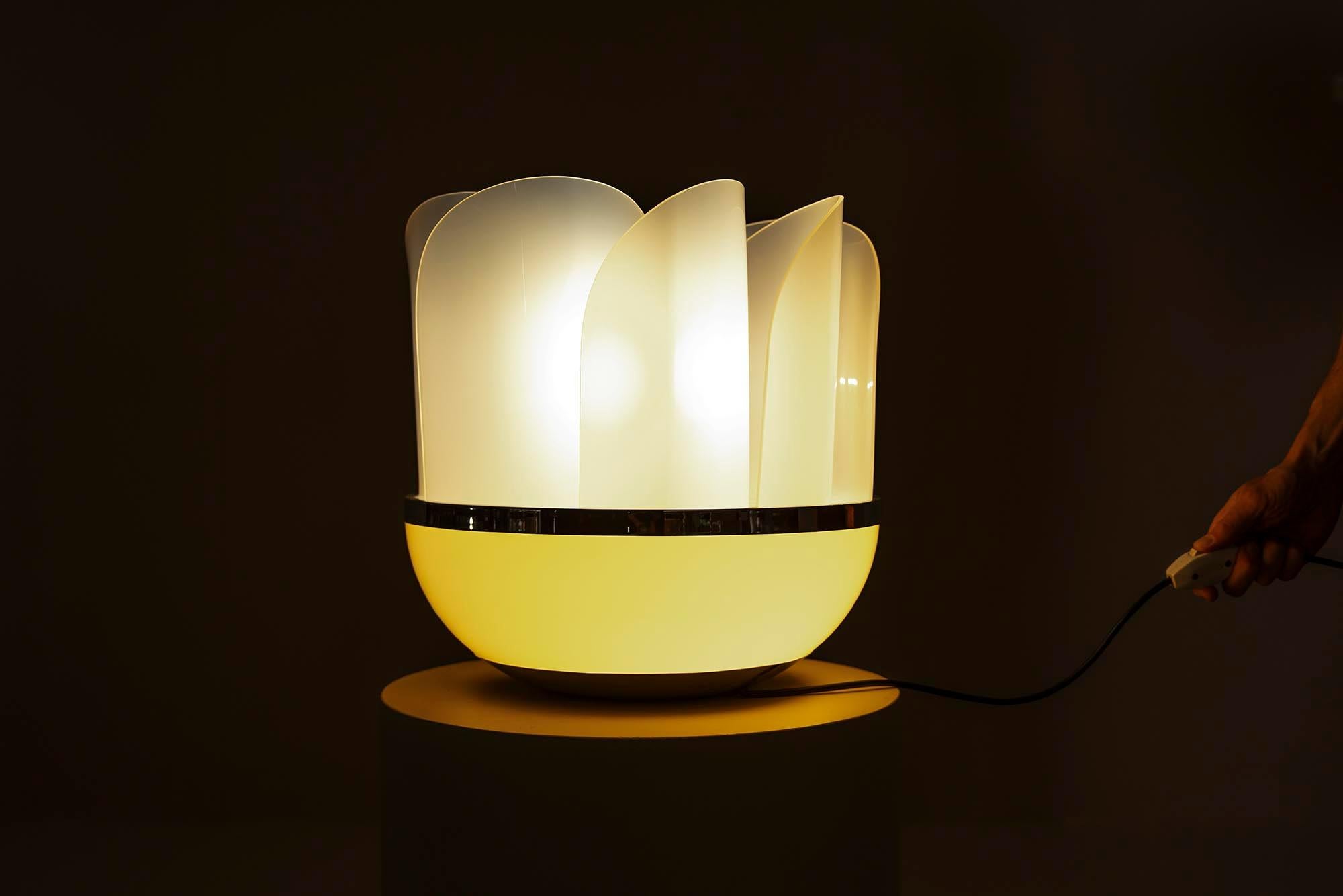 Italian 'Fru Fru' Table Lamp by Elvio Becheroni for Lamperti, Italy 1972 For Sale