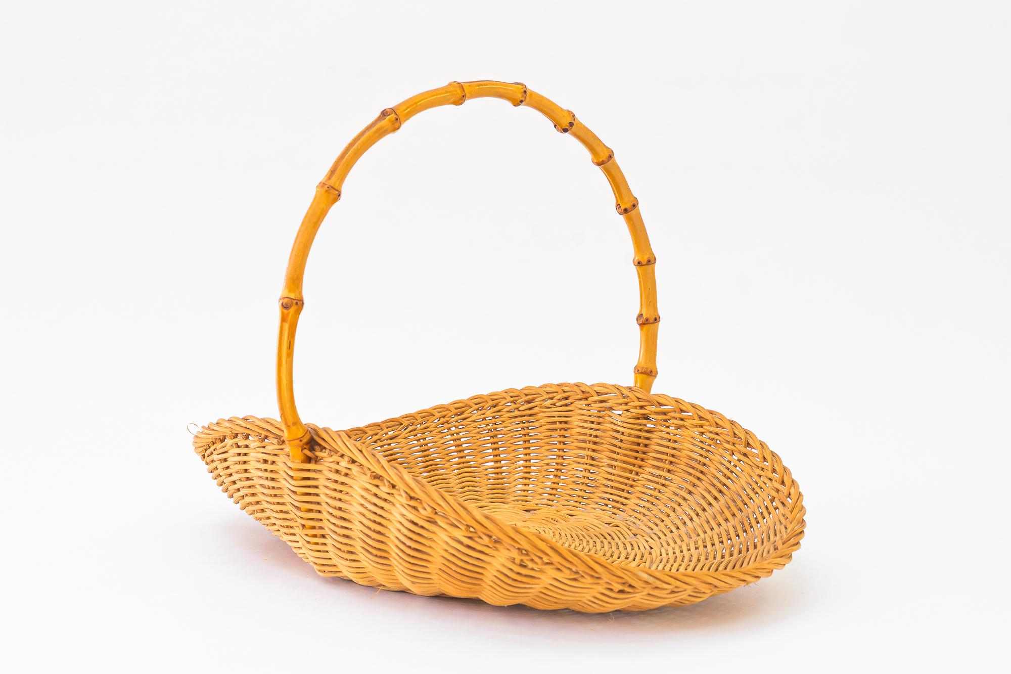 Fruit basket made of wicker and bamboo vienna around 1960s
Original condition