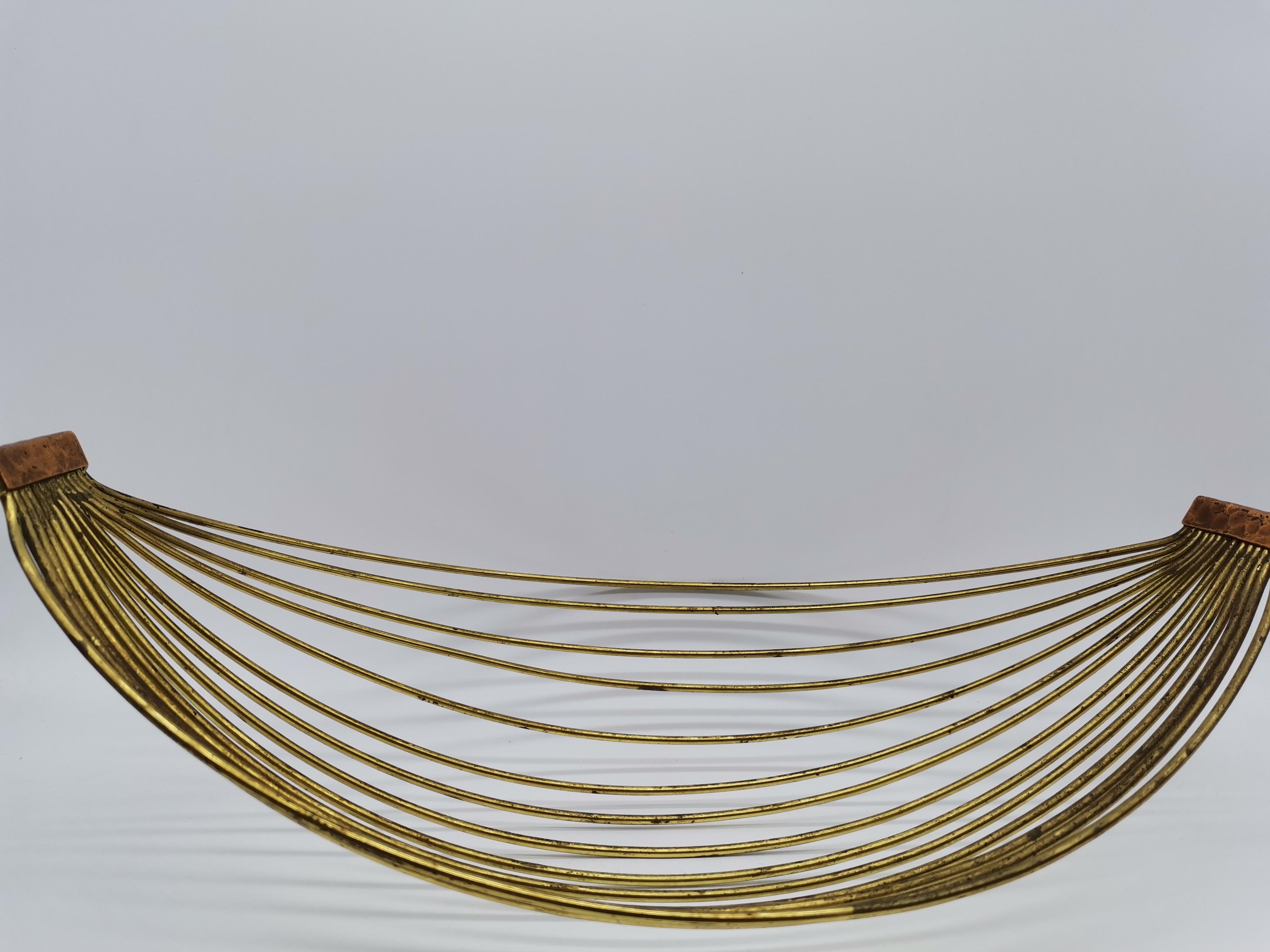 A fruit bowl made of wire brass by Carl Auböck.