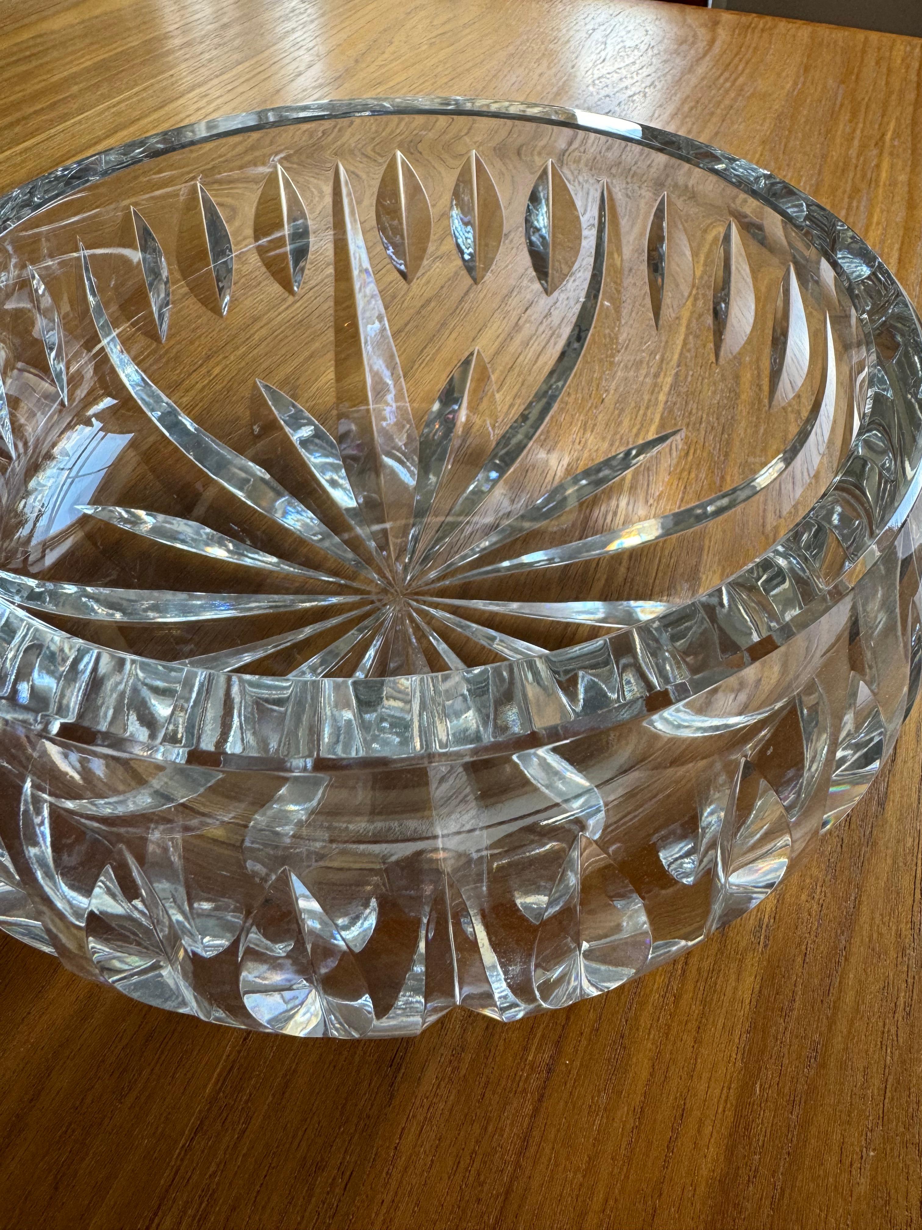 Frutero de la fábrica de cristal Saint Louis siglo XX en venta