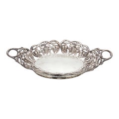 Fruit bowl centerpiece with cutouts