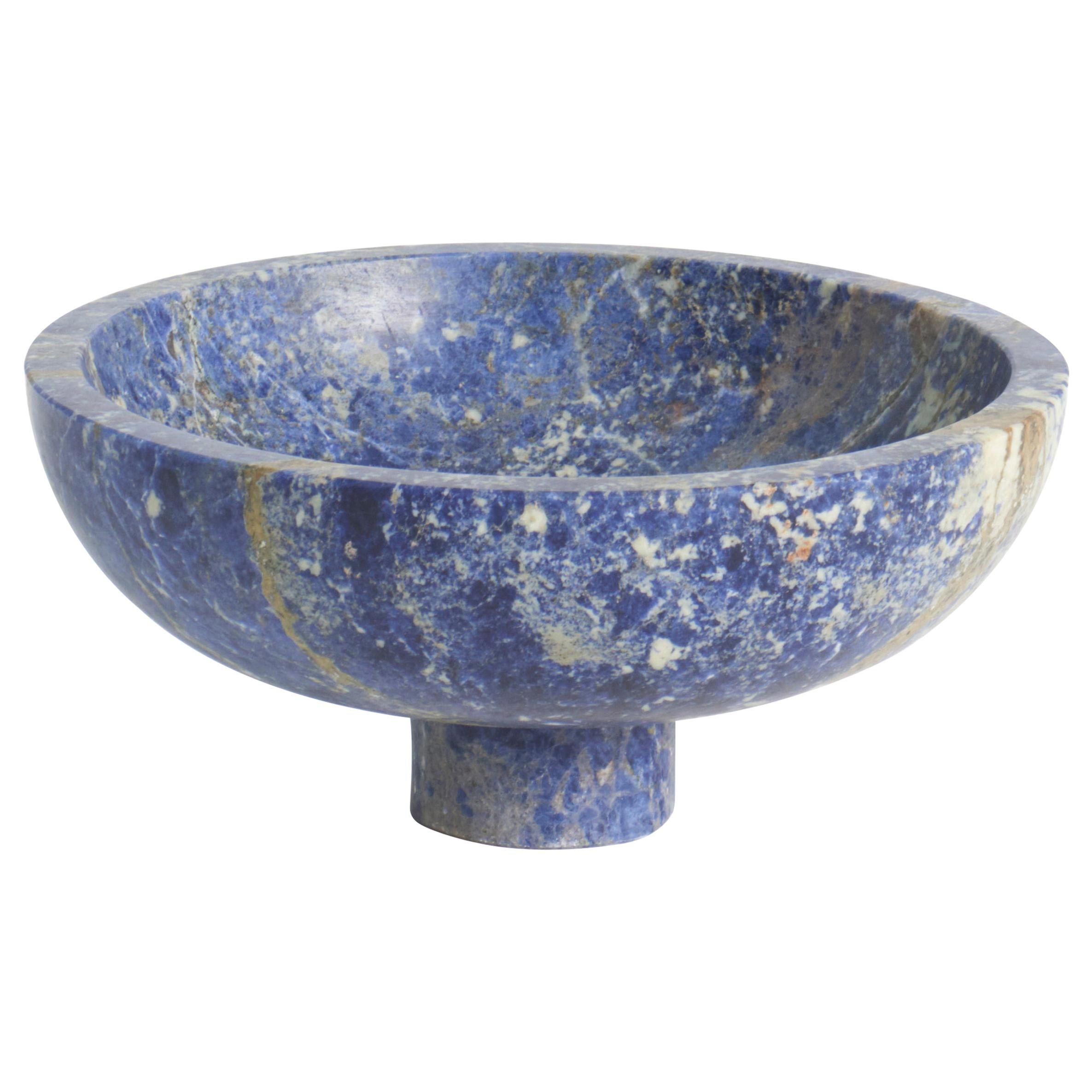 Moderne Obstschale aus blauem Marmor, Designerin Karen Chekerdjian im Angebot