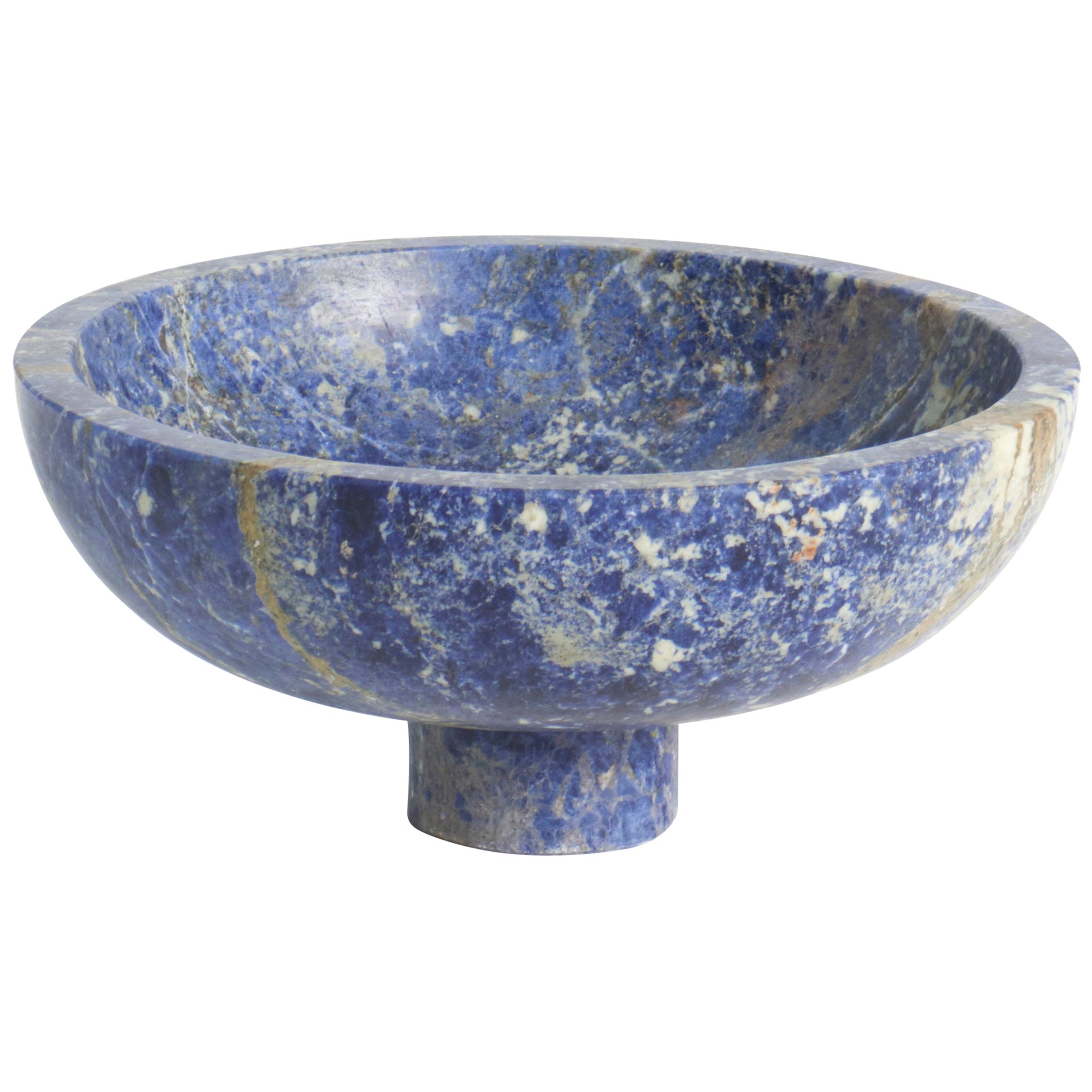 Nouveau bol à fruits moderne en marbre bleu de la créatrice Karen Chekerdjian Stock