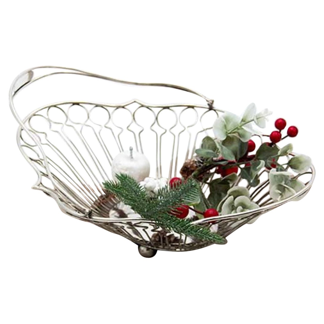 Fruit bowl in silver wire with hinged handle and monogram card