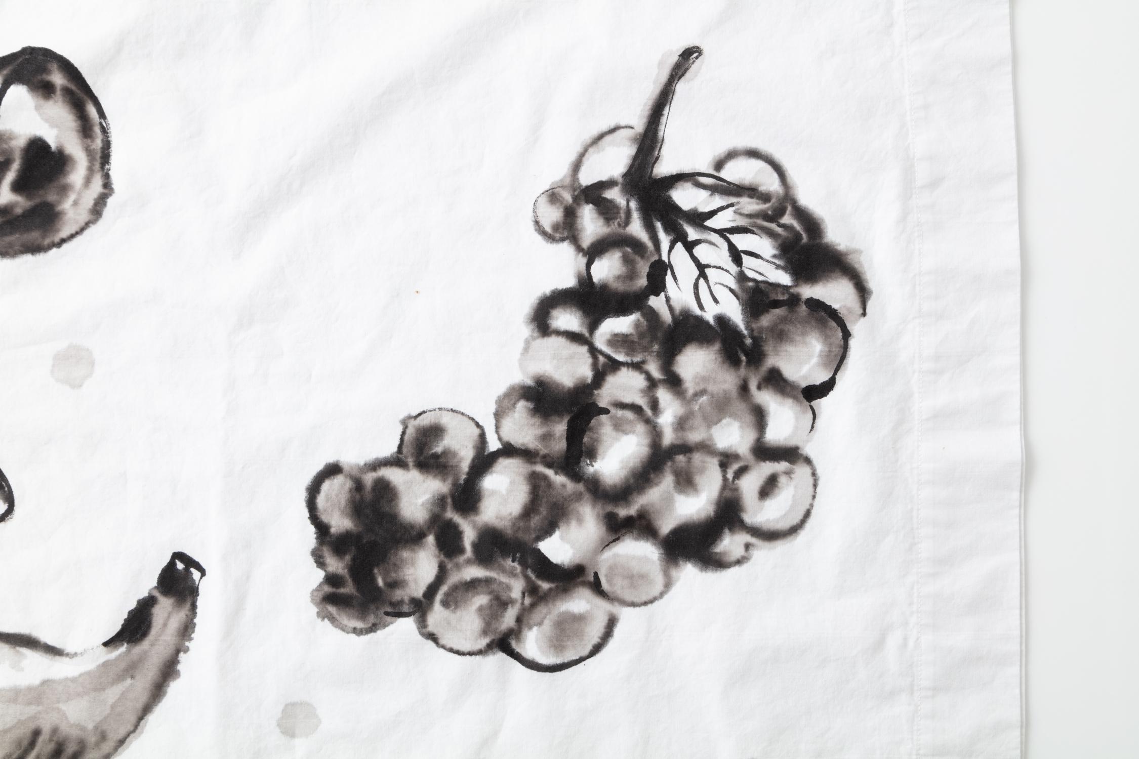 Taies d'oreiller en coton peintes à la main à base de fruits en vente 1