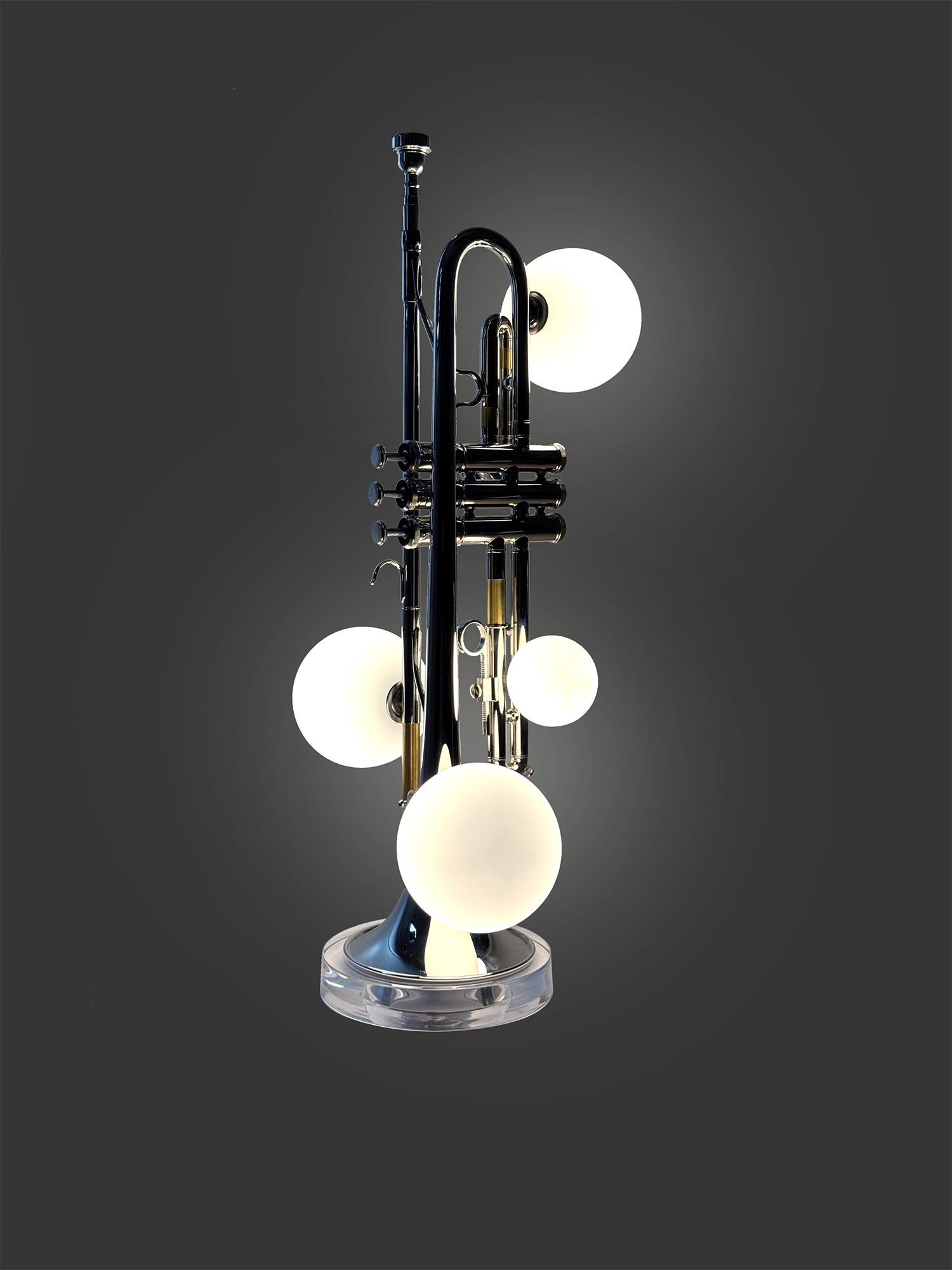 Moderno Corpo fruttifero , LAMPADA DA TAVOLO, Argento, In magazzino in vendita