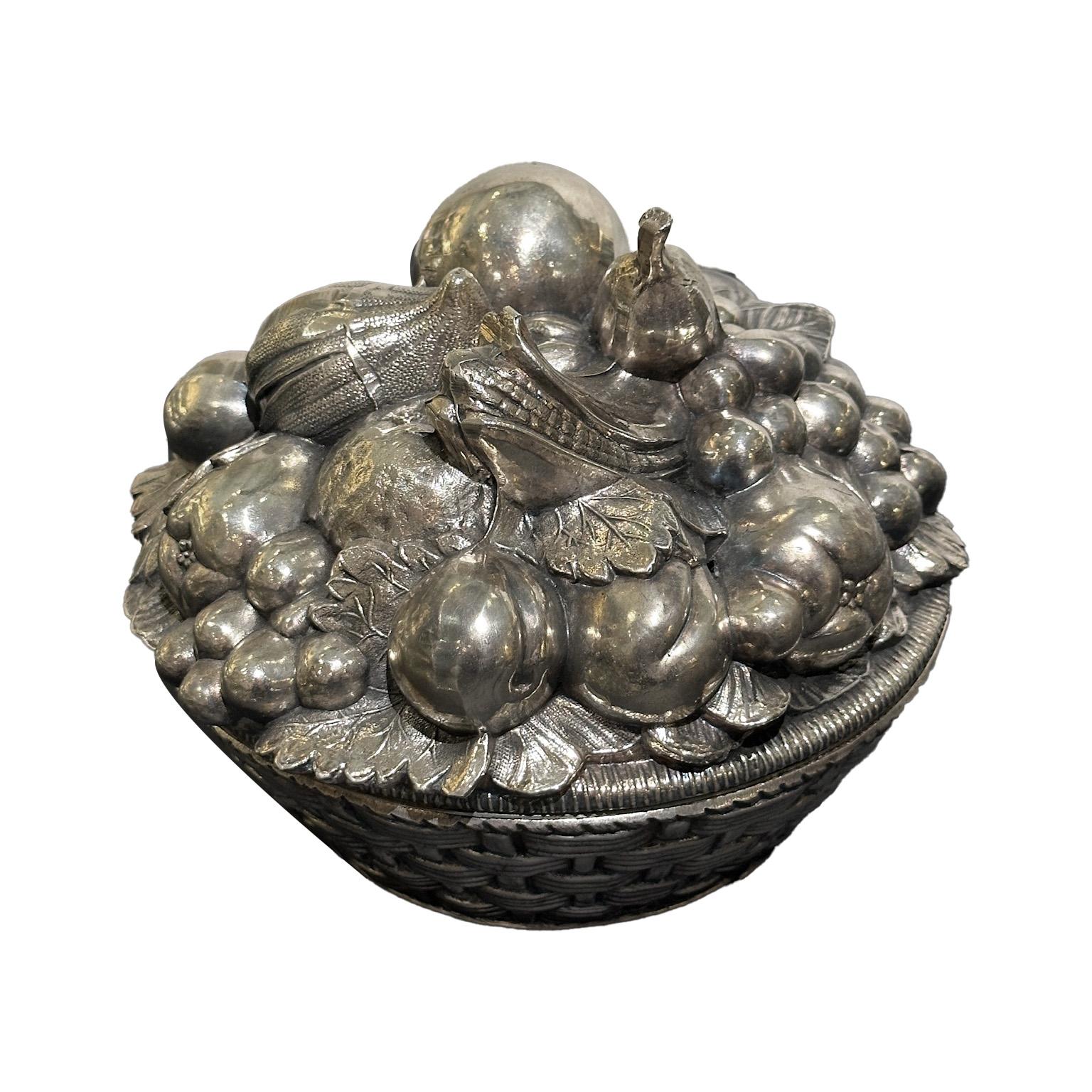 Fruits basket Ice Bucket Designed by Mauro Manetti, Silver Plated, circa 1970 In Good Condition For Sale In Paris, FR