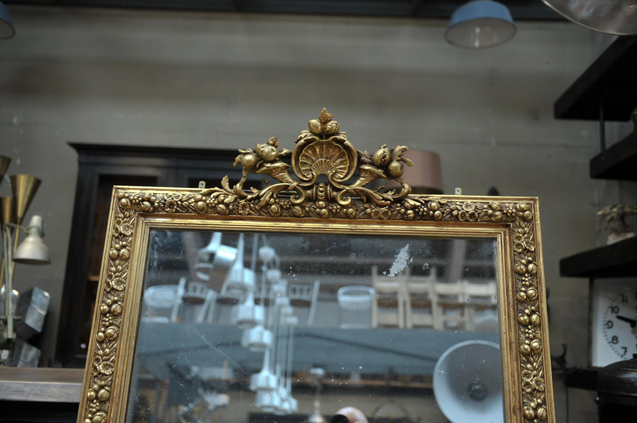 Fruits Decor Late 19 th Century Gilt wood Mirror For Sale 4