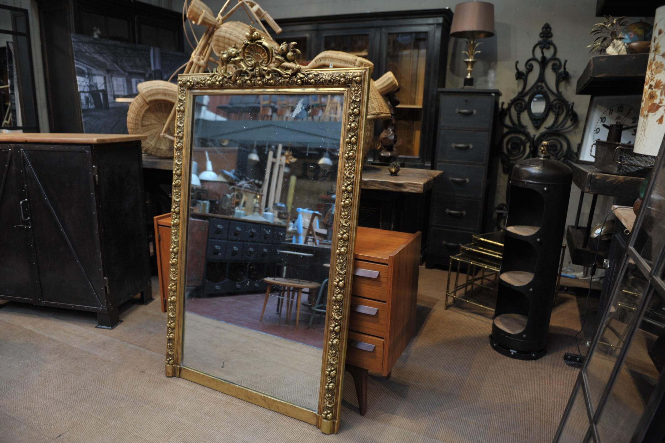 Louis XV Fruits Decor Late 19 th Century Gilt wood Mirror For Sale