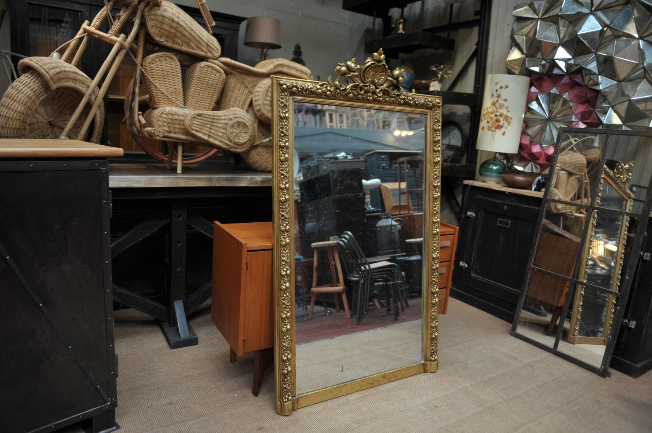 Fruits Decor Late 19 th Century Gilt wood Mirror In Good Condition For Sale In Roubaix, FR