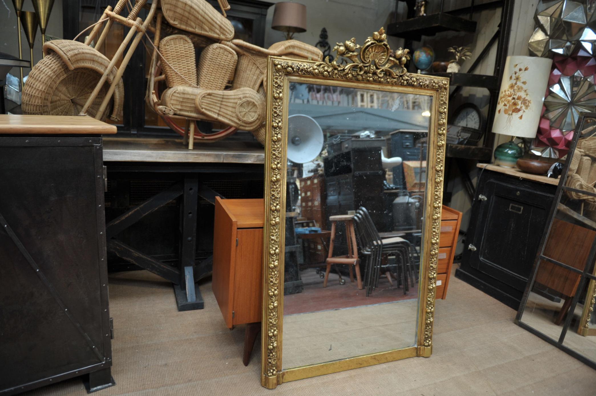 Pine Fruits Decor Late 19 th Century Gilt wood Mirror For Sale