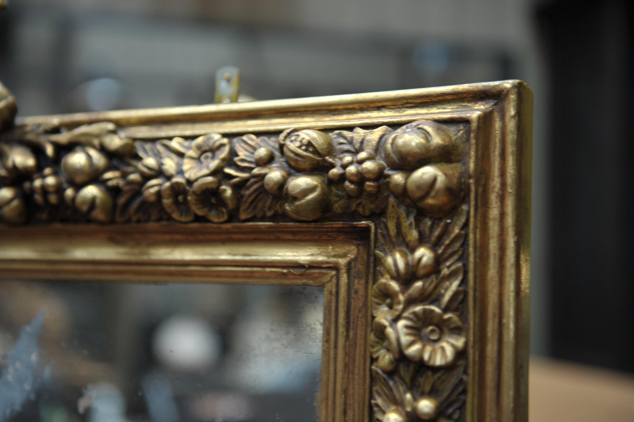 Fruits Decor Late 19 th Century Gilt wood Mirror For Sale 1