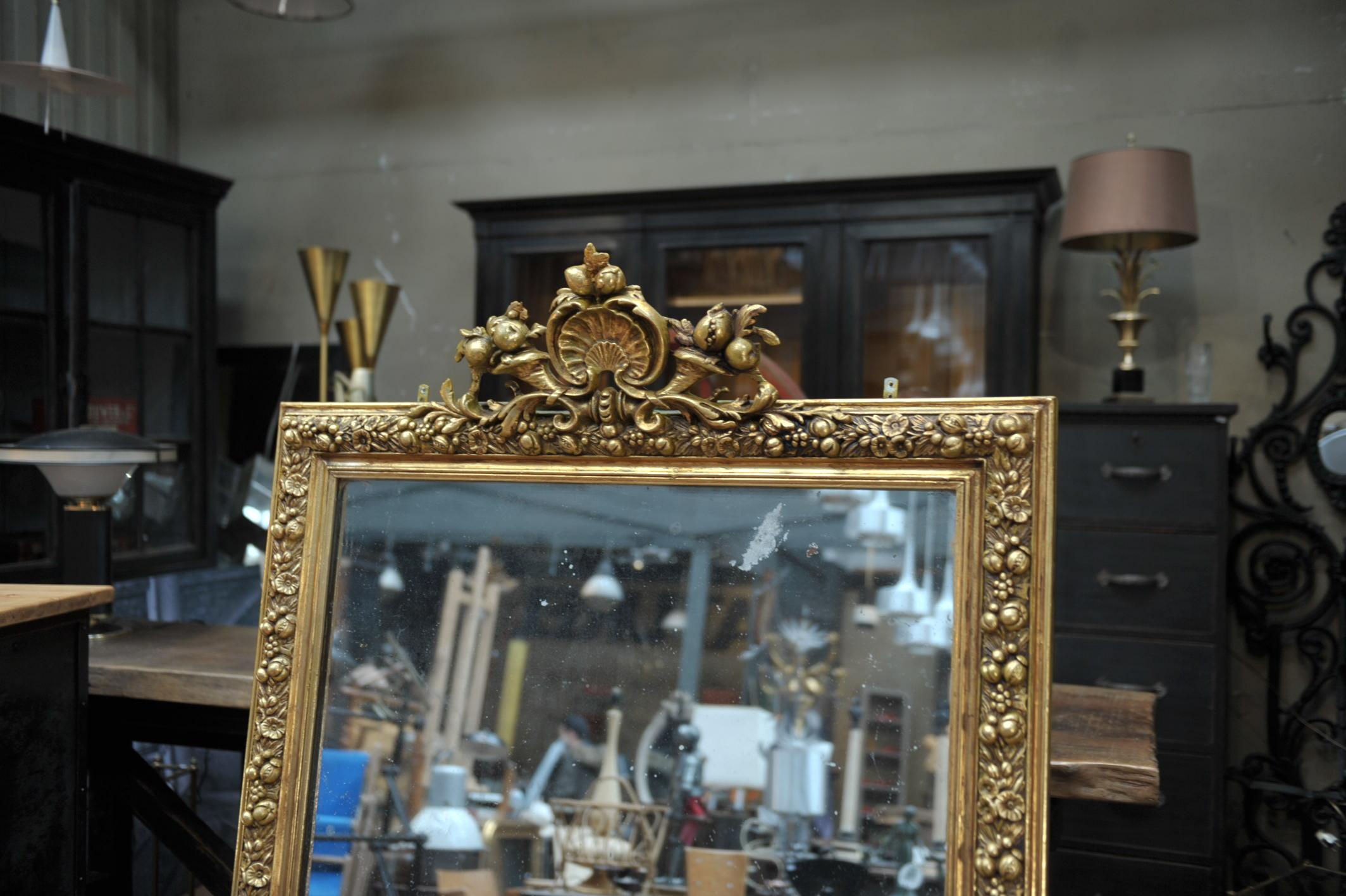 Fruits Decor Late 19 th Century Gilt wood Mirror For Sale 2