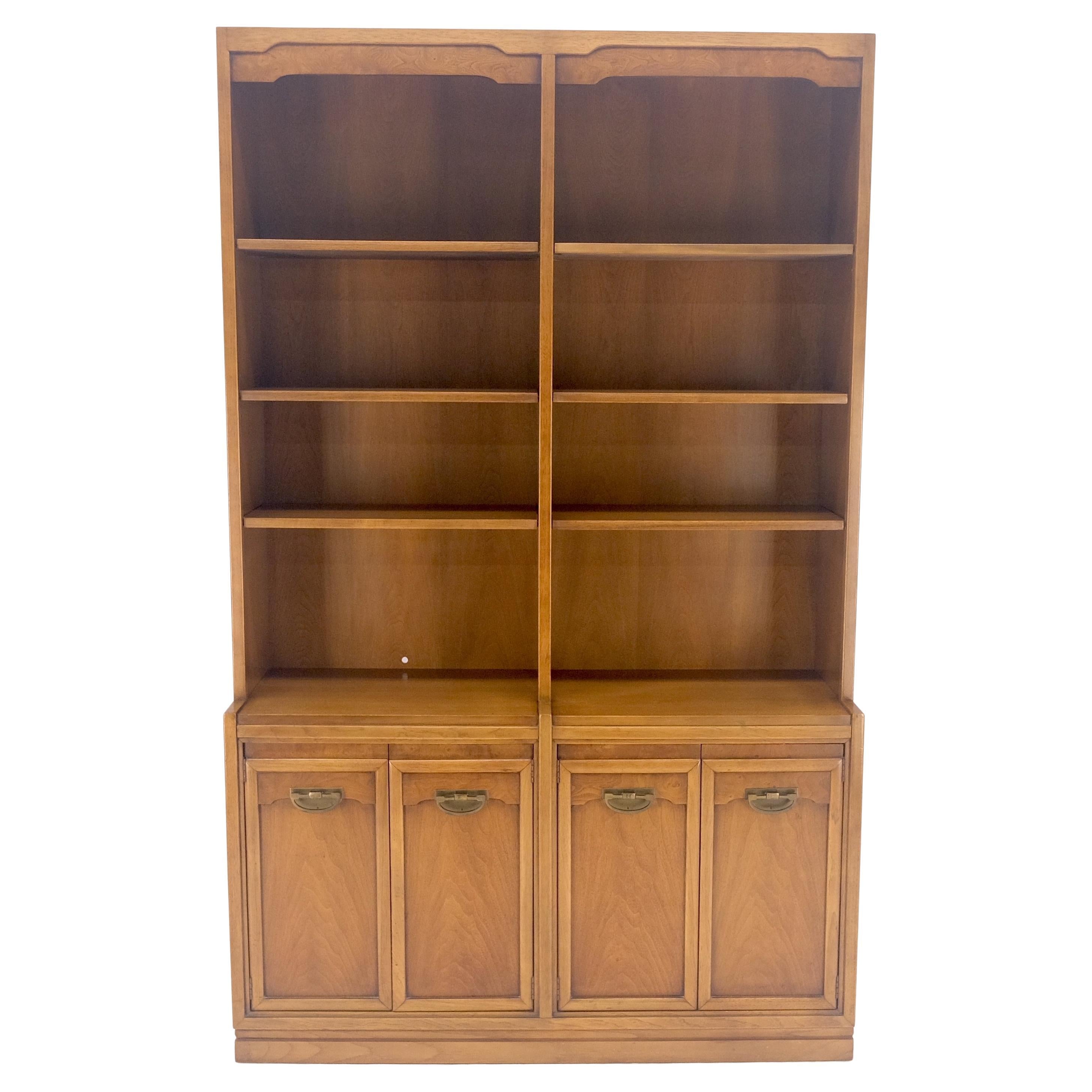 Americano Fruitwood Drexel Doppia Libreria Credenza Metà Secolo Moderno Vintage MINT in vendita