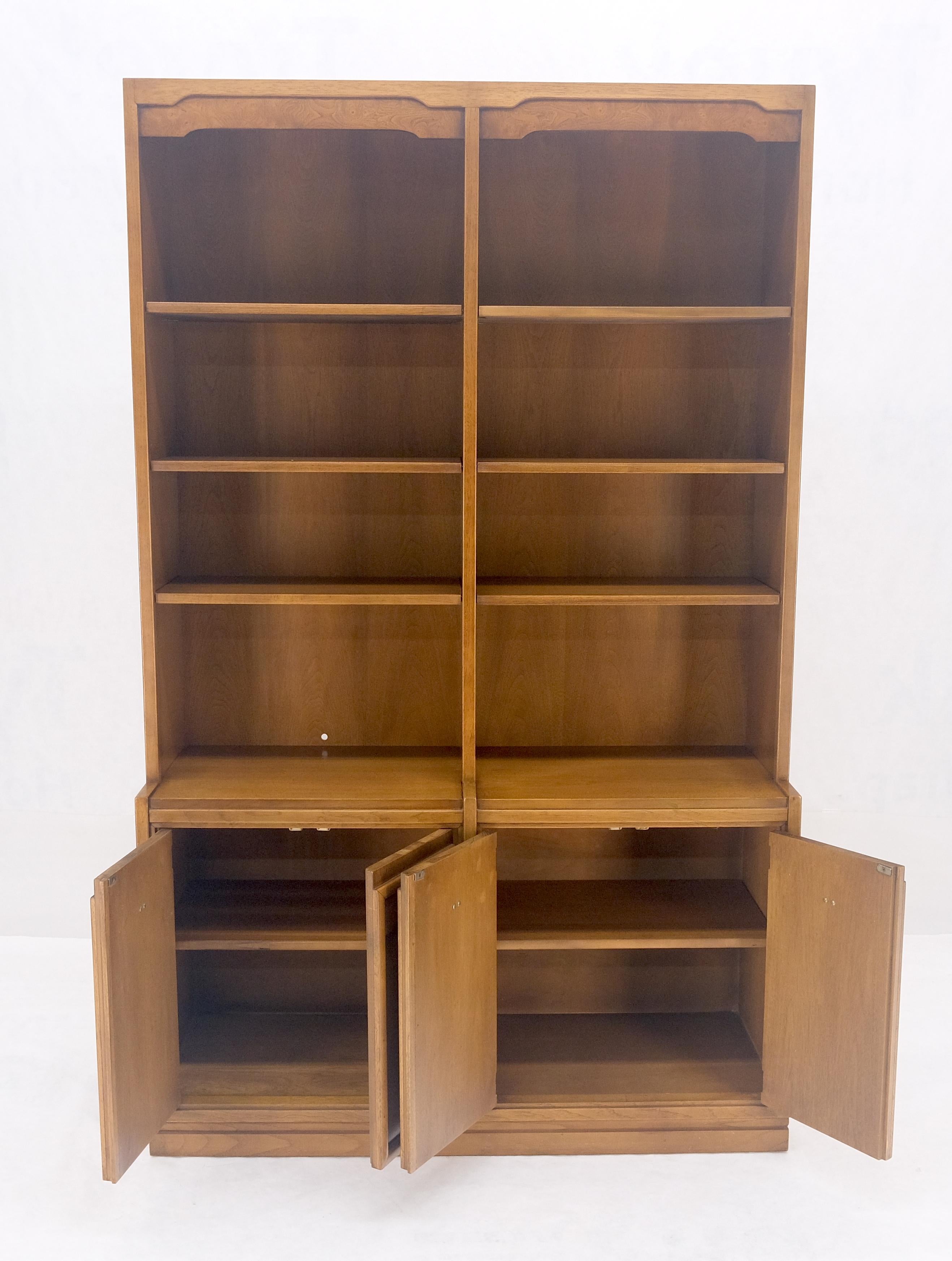 Fruitwood Drexel Doppia Libreria Credenza Metà Secolo Moderno Vintage MINT In condizioni buone in vendita a Rockaway, NJ