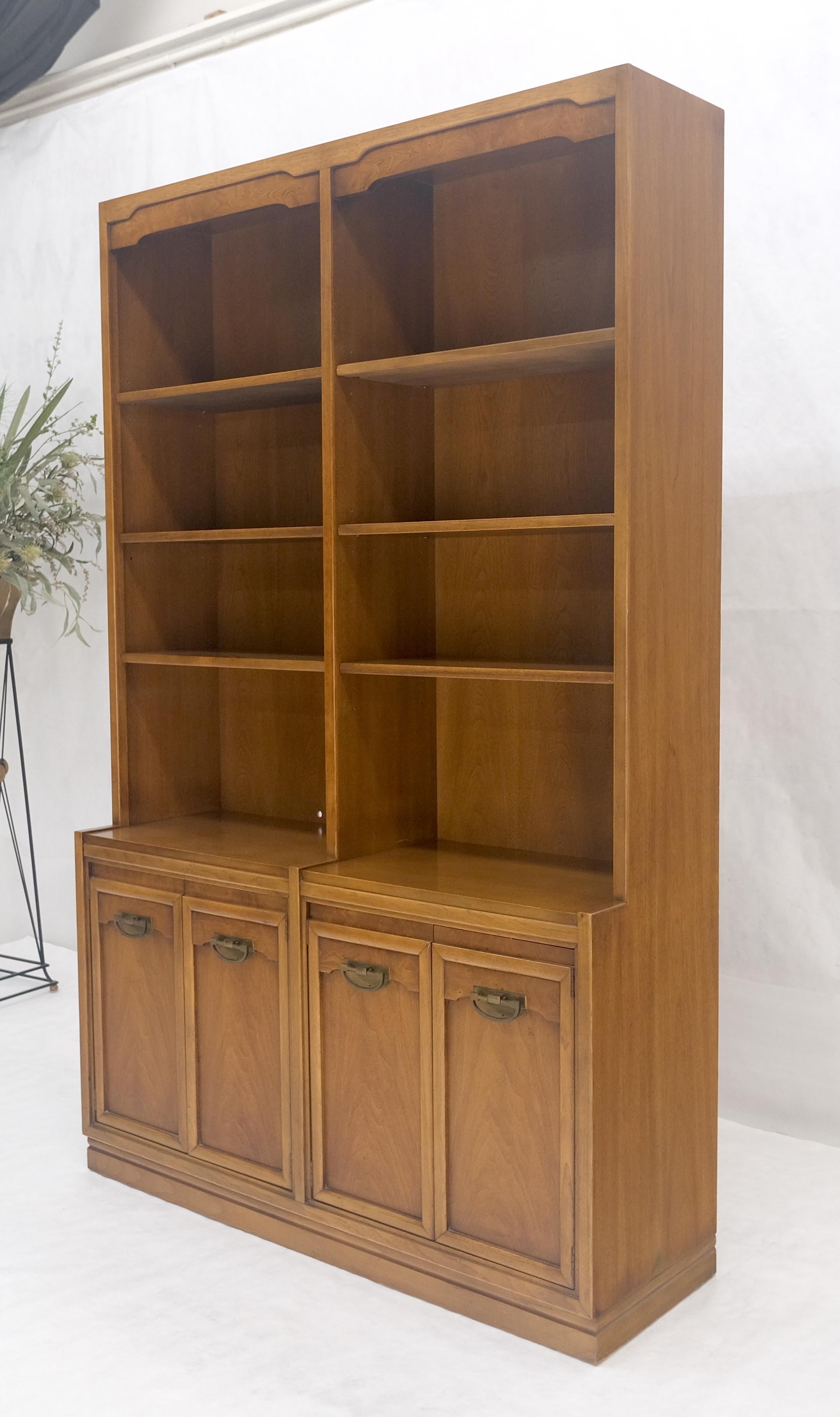 XX secolo Fruitwood Drexel Doppia Libreria Credenza Metà Secolo Moderno Vintage MINT in vendita