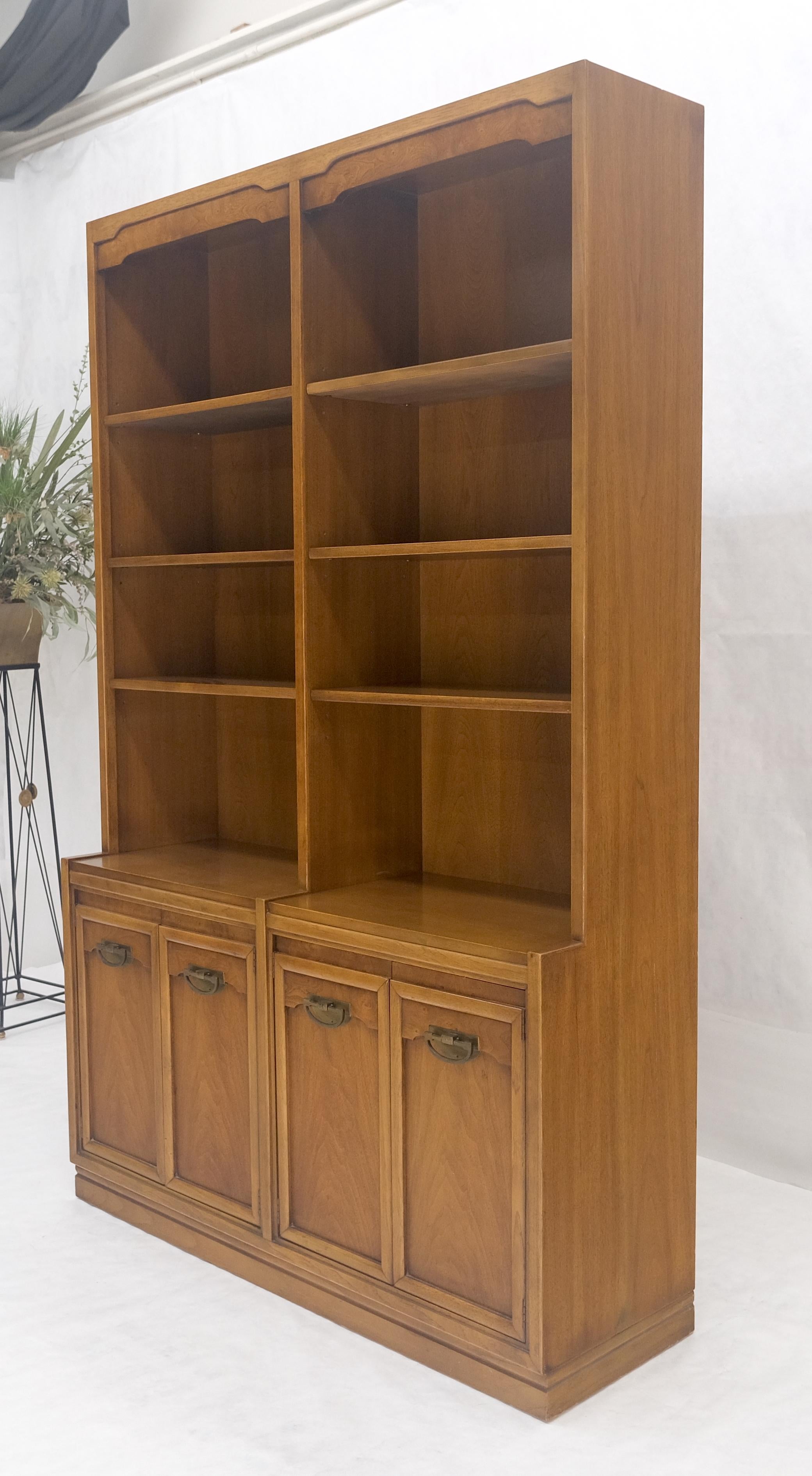 Fruitwood Drexel Doppia Libreria Credenza Metà Secolo Moderno Vintage MINT in vendita 1