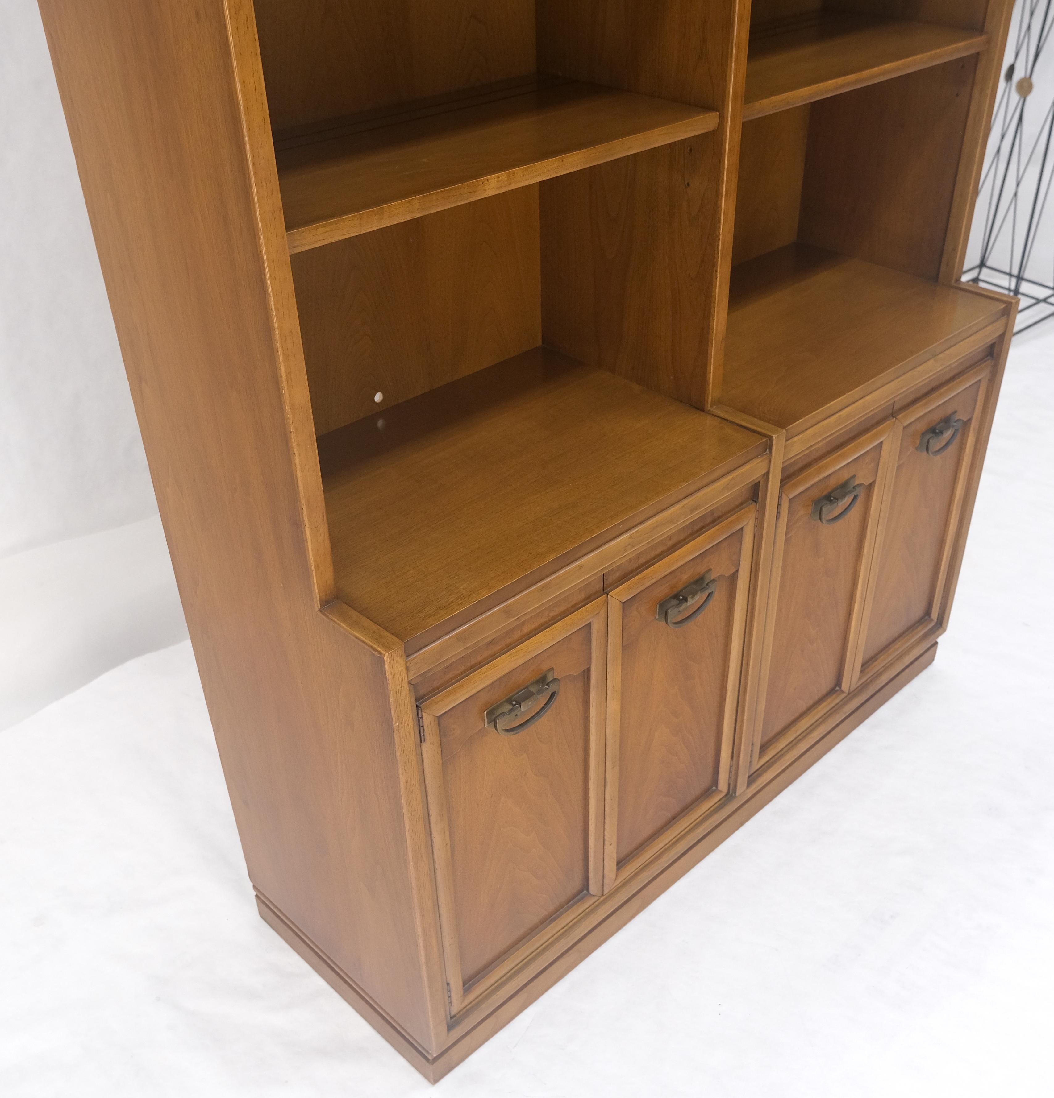 Fruitwood Drexel Doppia Libreria Credenza Metà Secolo Moderno Vintage MINT in vendita 2