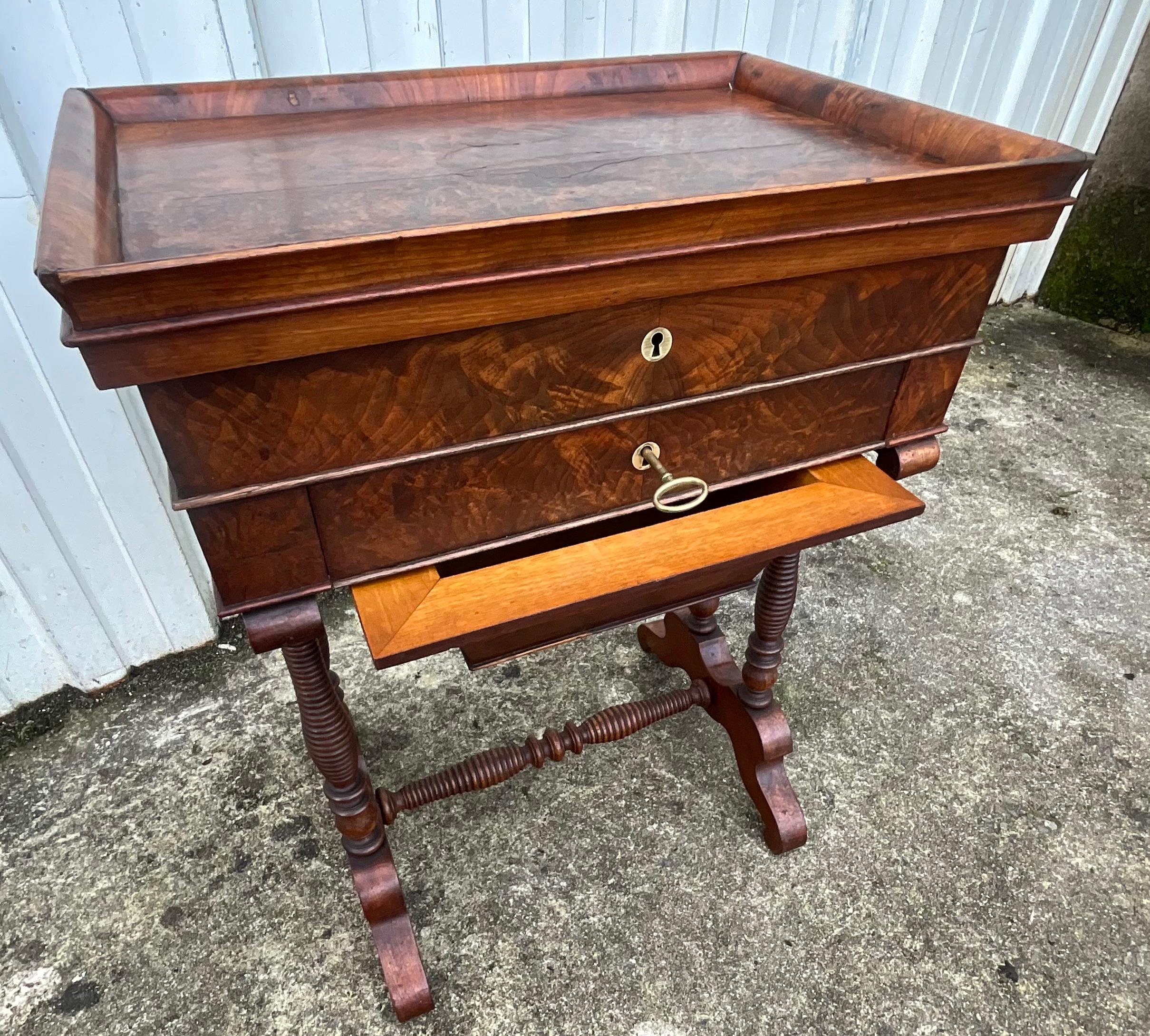 Lavoratore in legno di frutta - Fine del XIX secolo in vendita 10