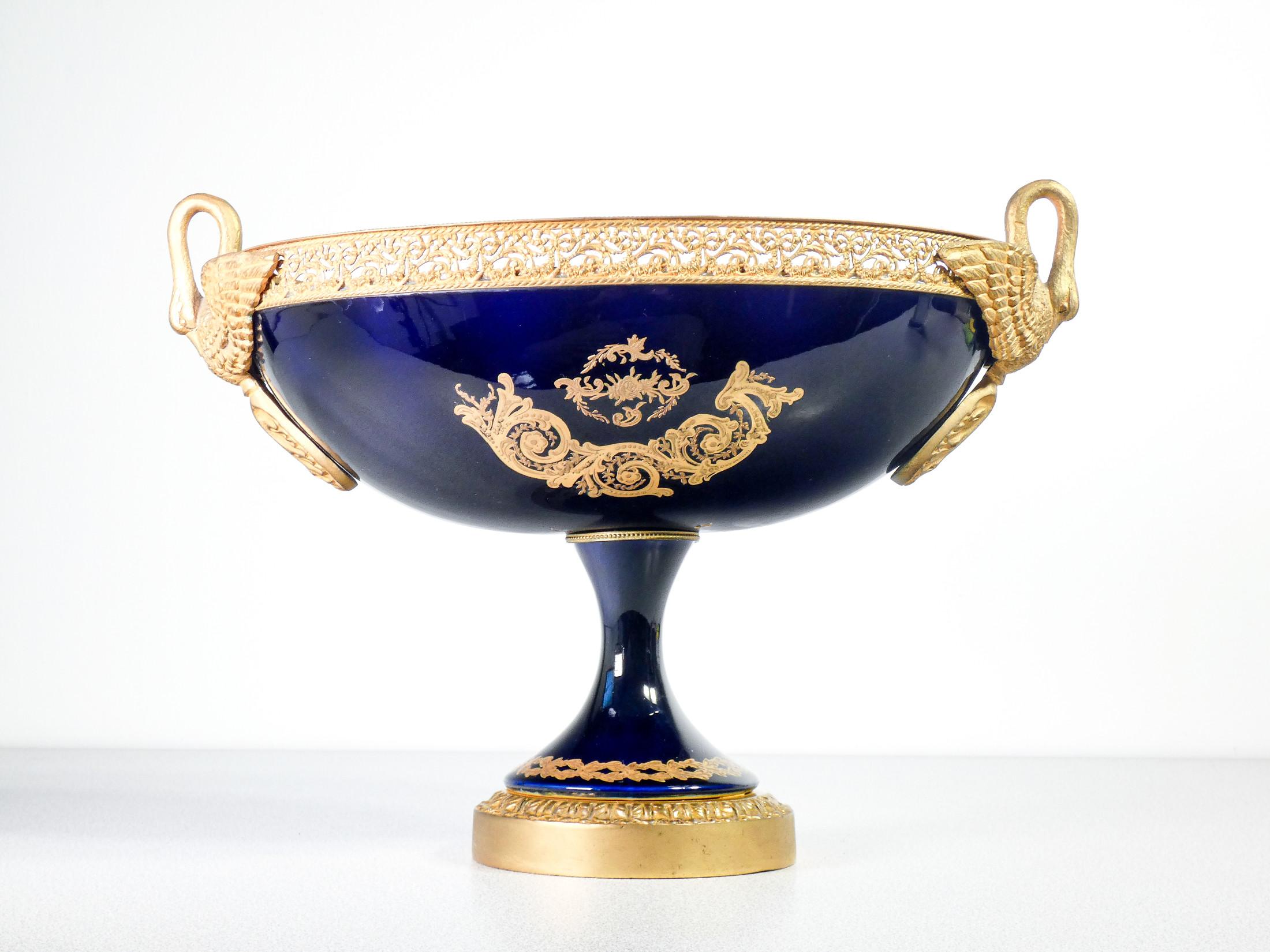 Porcelain Fruit Bowl Di Sevres, Painted Signed By G. Lehrun. Sevres, 20th Sec 1