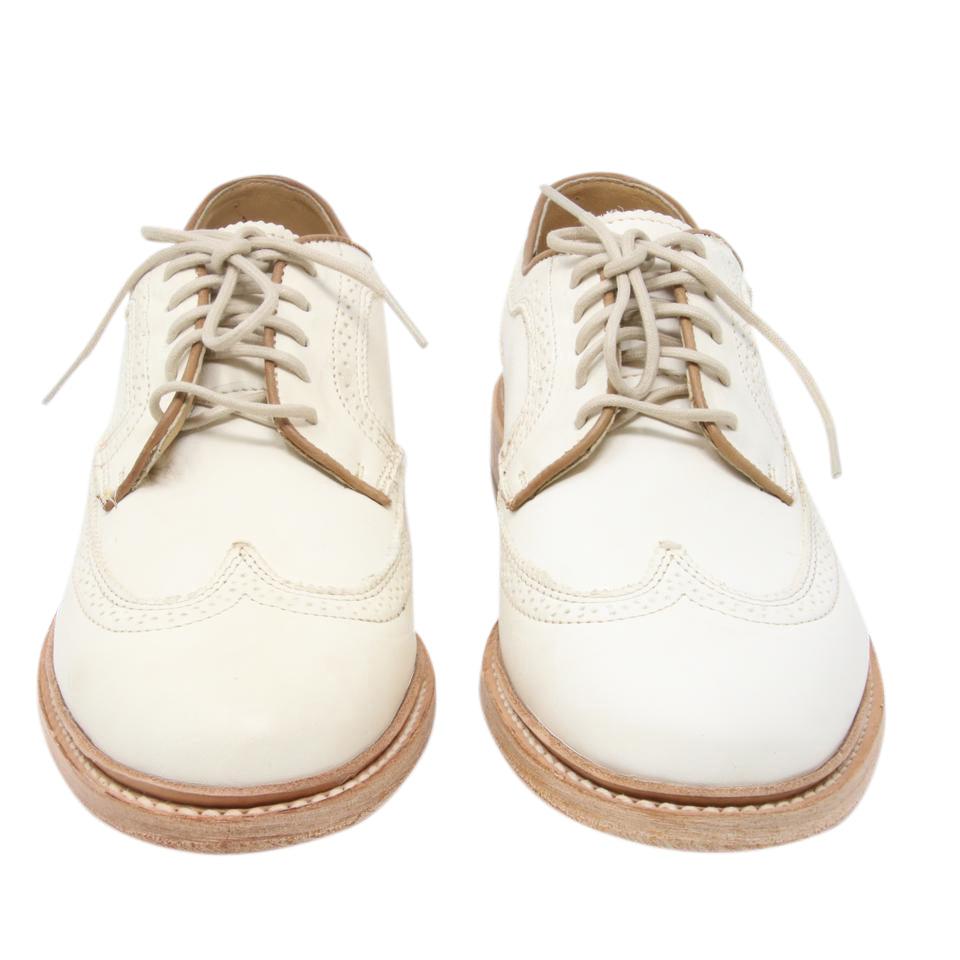 Frye Off White Men's James Wingtip Antiqued /Polished Leather Dress John A Formal Shoes

Masterfully tailored by our craftsman, the James Wingtip offers a laid-back, more casual approach to the traditional wingtip. Handcrafted from smooth leather
