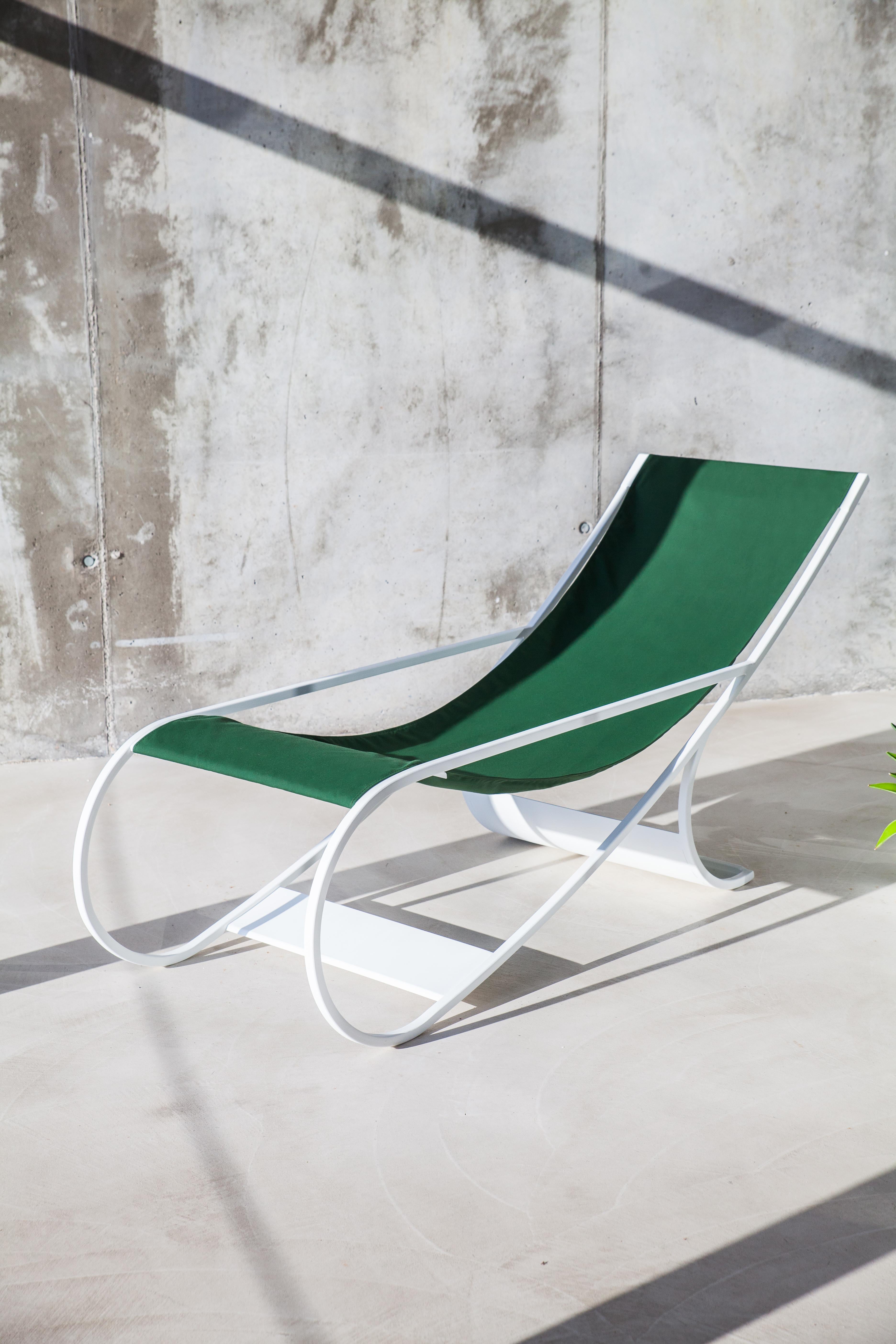 This sun lounger was designed by François Turpin in 1933. Little information is available about Turpin, a Parisian who was also a literary critic, essayist, painter. Only a few of this design were produced at the time – today they can be found in