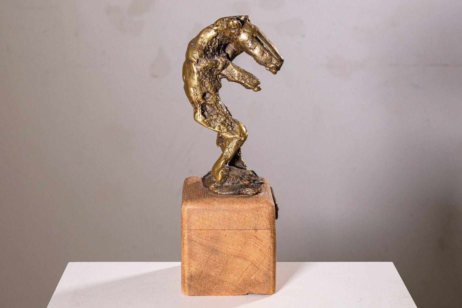 XX secolo Scultura astratta in bronzo vintage su base in Wood in vendita