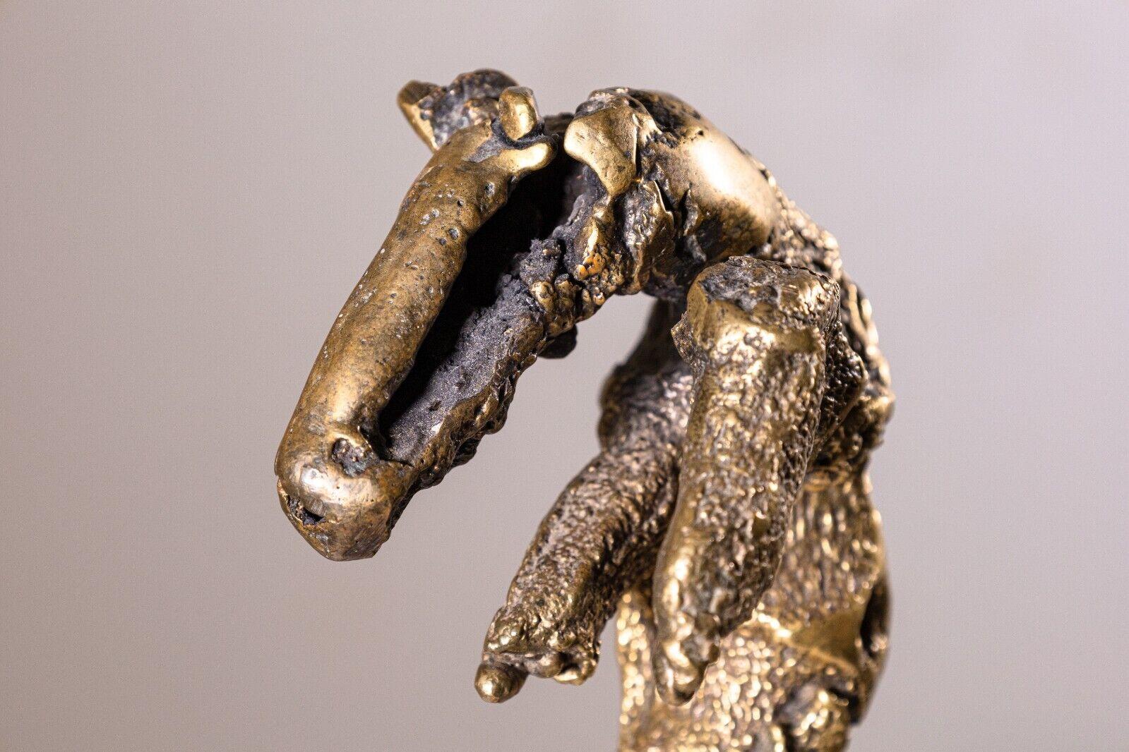 Bronzo Scultura astratta in bronzo vintage su base in Wood in vendita