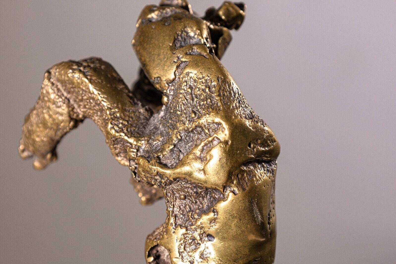 Scultura astratta in bronzo vintage su base in Wood in vendita 1