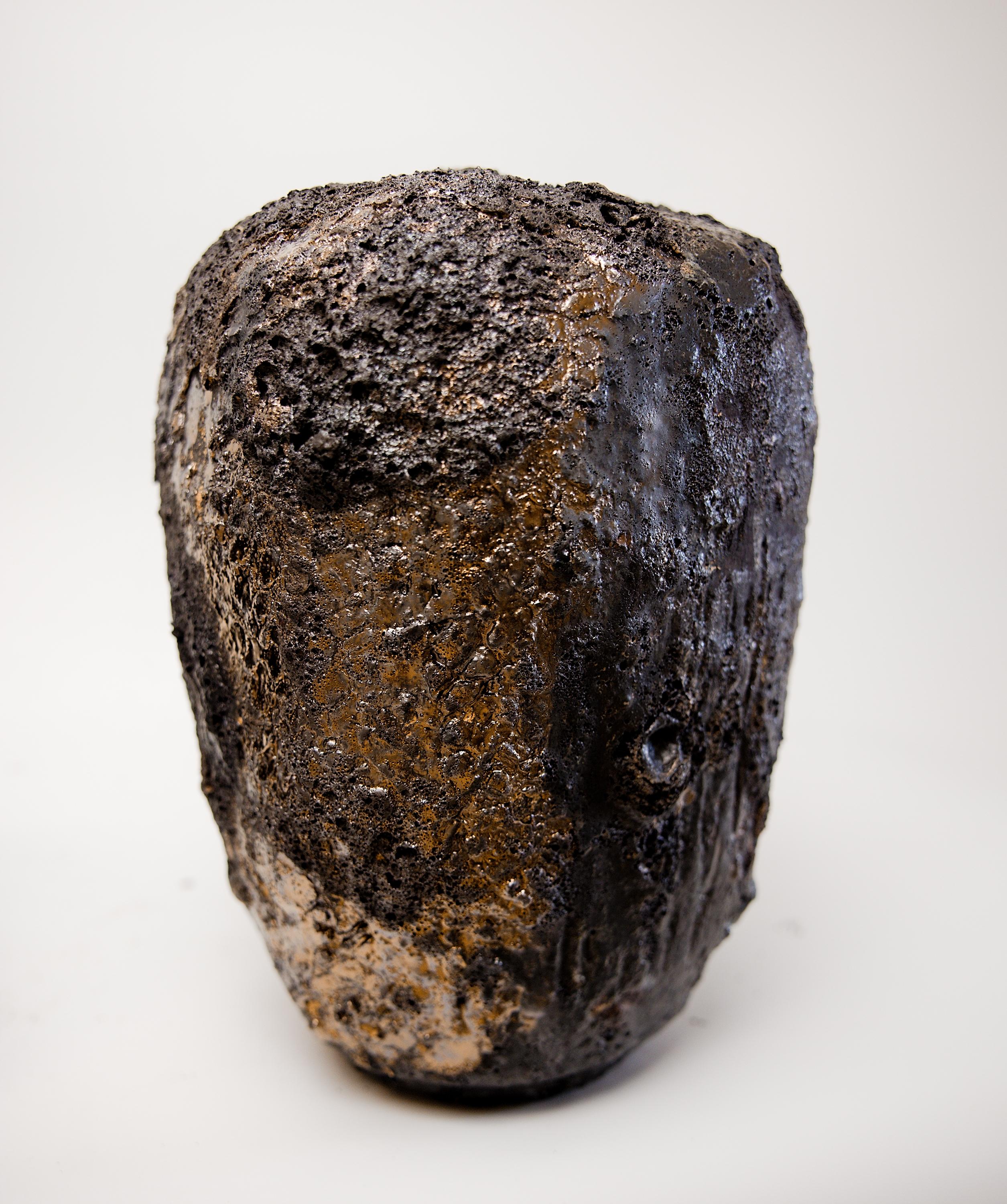 Fubuki Bottle Vase- Square medium- Blacked Out In New Condition For Sale In Van Nuys, CA