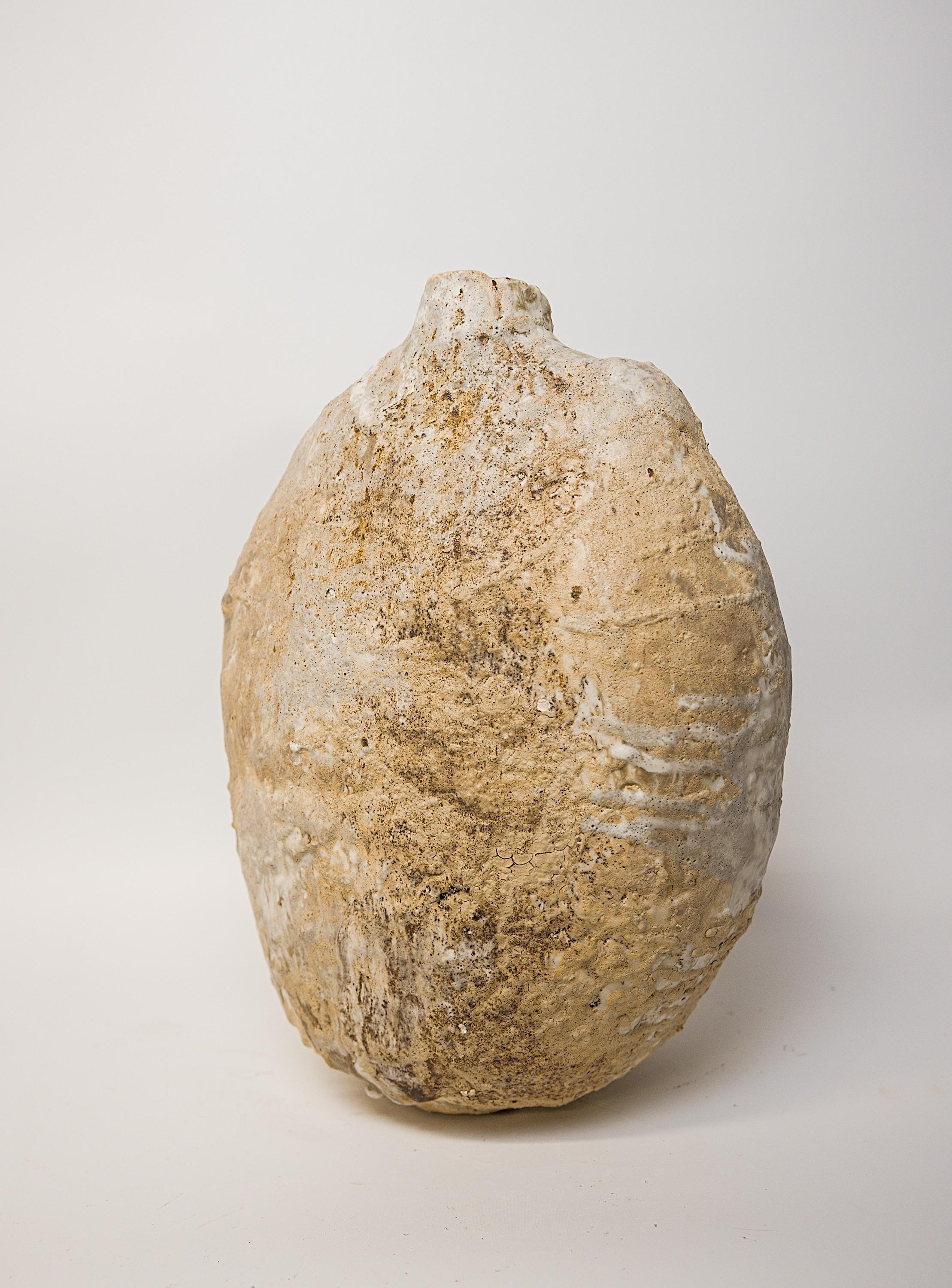 Organico moderno Vasi a bottiglia Fubuki - III in vendita
