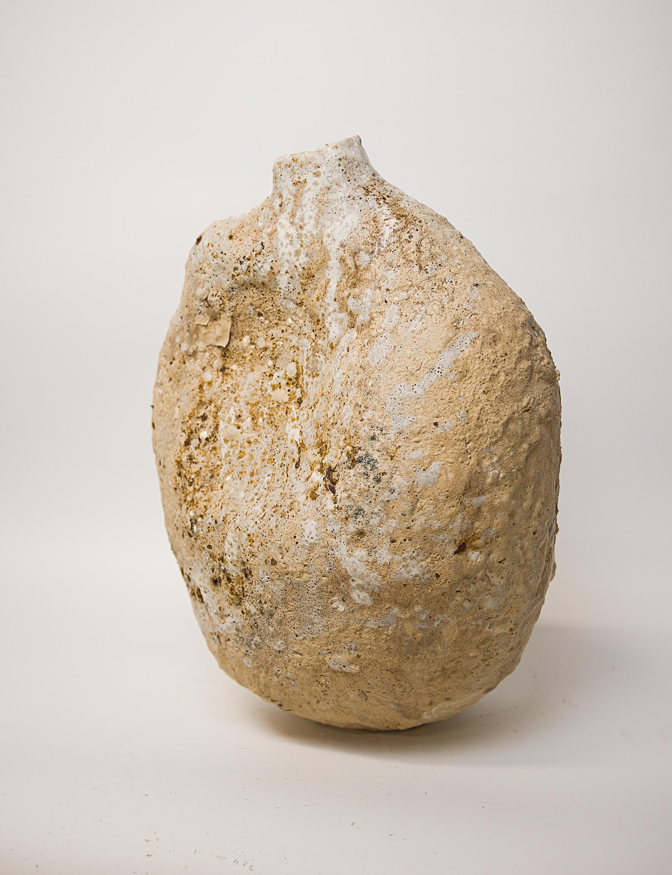 Smaltato Vasi a bottiglia Fubuki - III in vendita