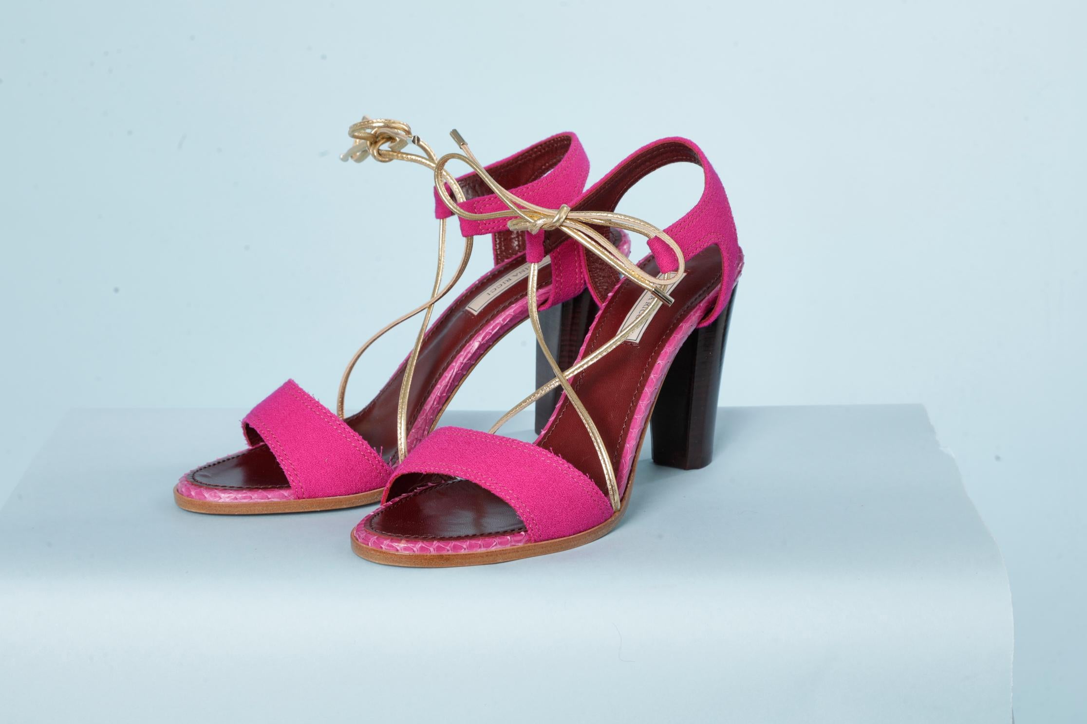 Pink Fuchsia crepe fabric and gold leather shoelace Nina Ricci 