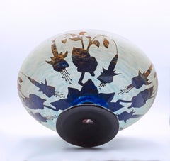 "Fuchsia" footed bowl by Le Verre Français