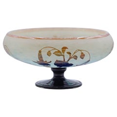 "Fuchsia" footed bowl by Le Verre Français