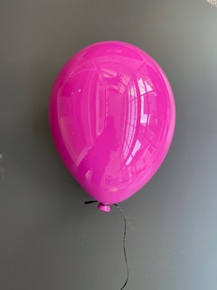 Sculpture de ballon en céramique rose fuchsia Faite à la main pour installation au mur ou au plafond