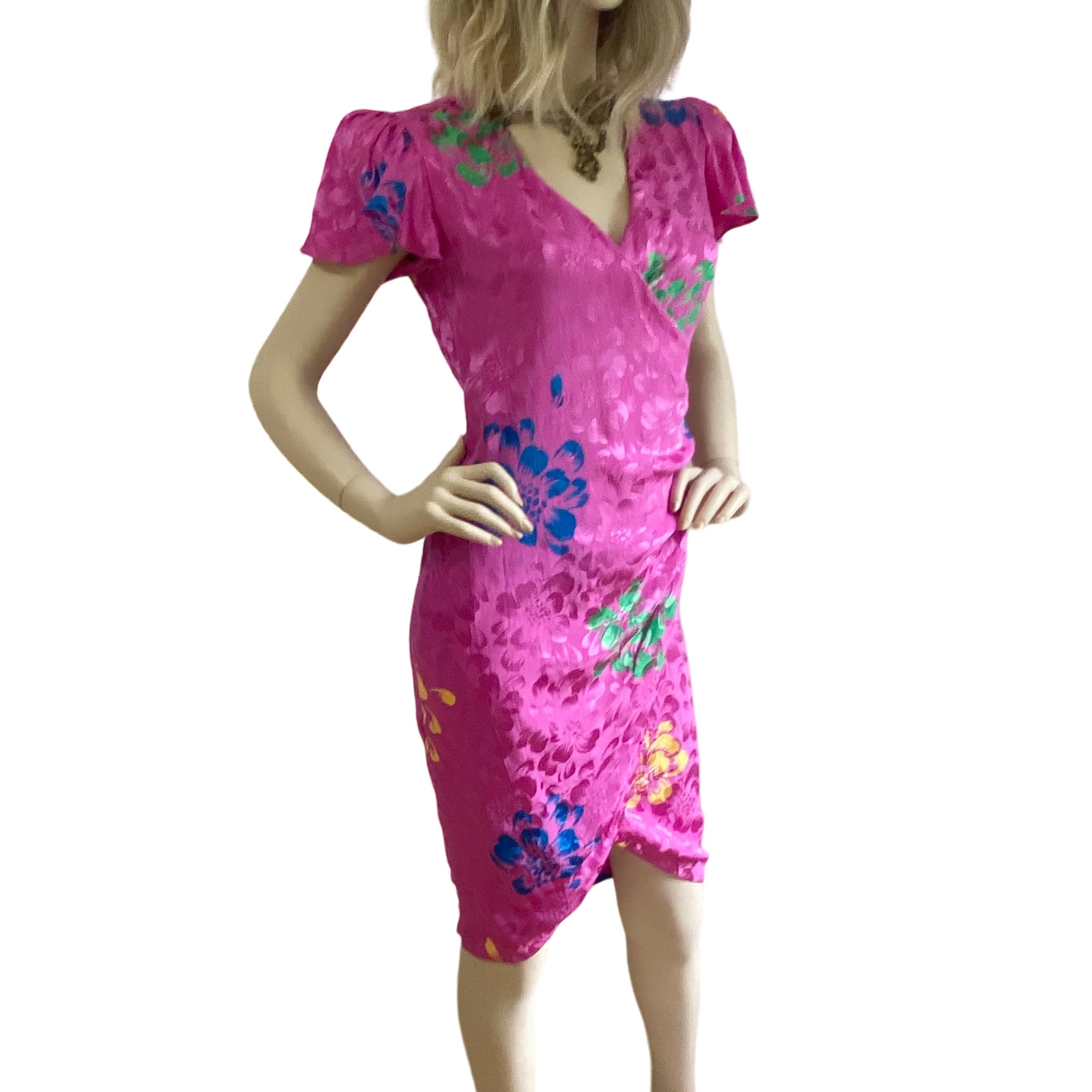 Fuchsia Pink Flutter Sleeve Silk Print Wrap Dress - Flora Kung   In New Condition For Sale In Boston, MA