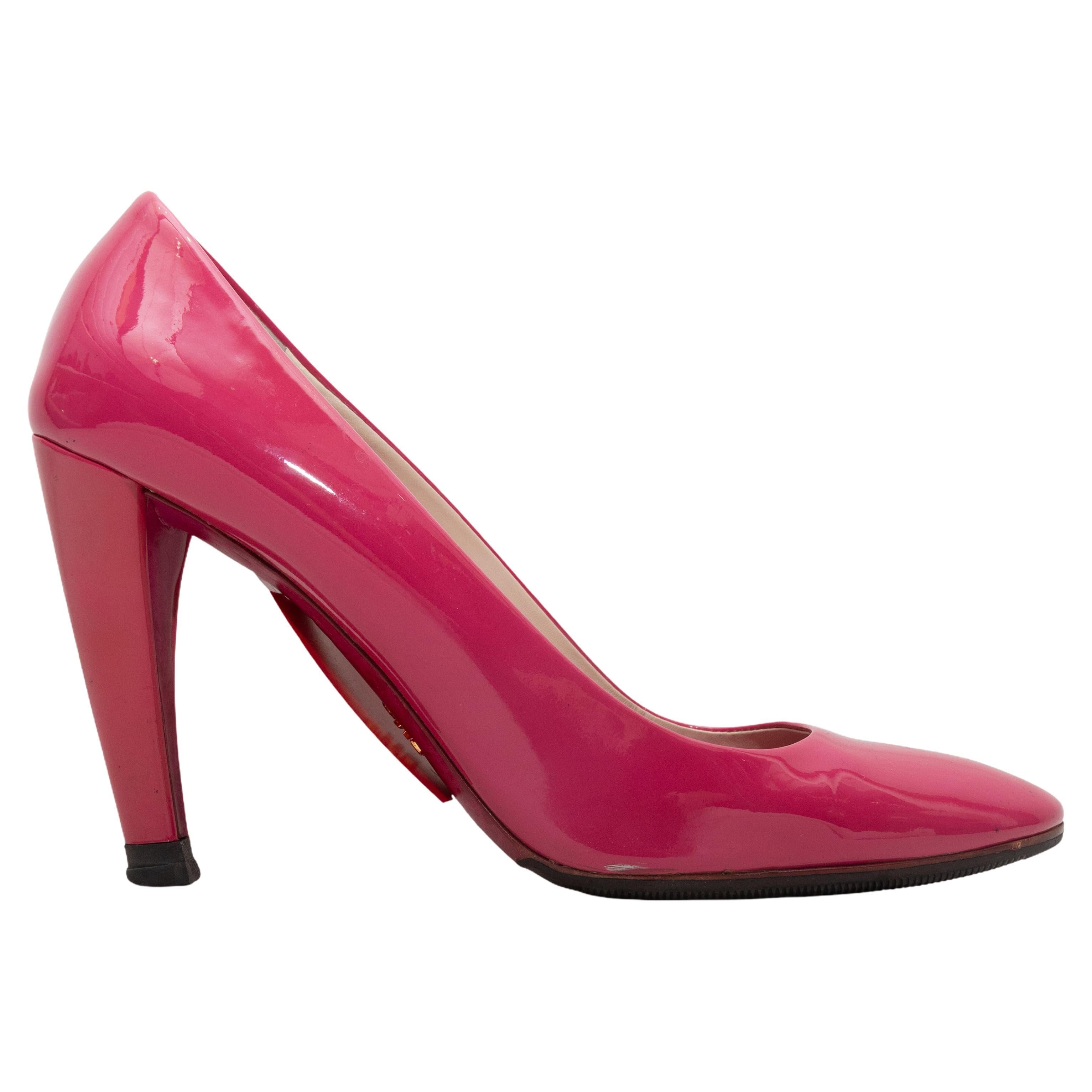 Bombas de charol Prada fucsia talla 39.5