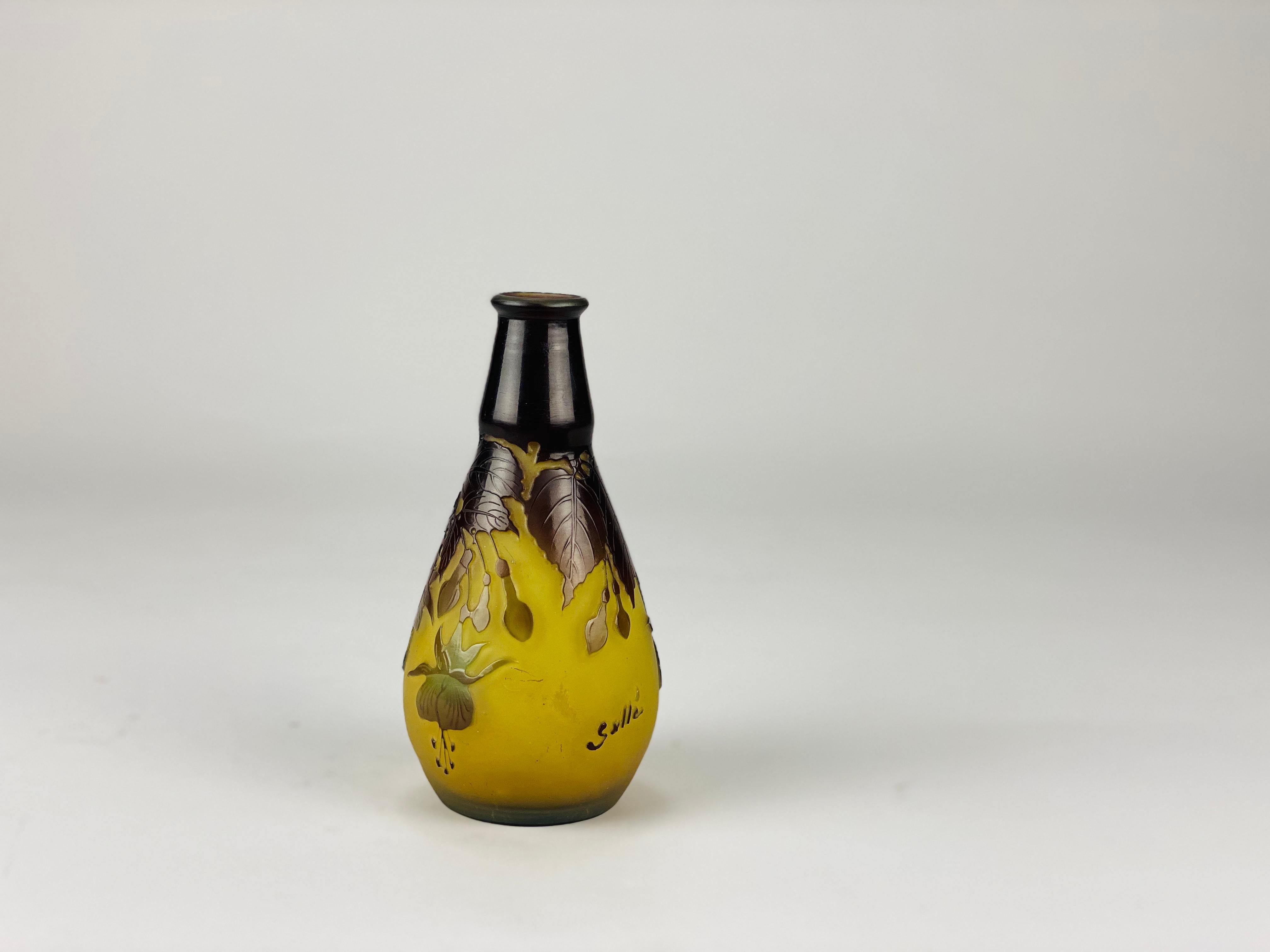20th Century  “Fuchsia Vase” Art Nouveau Cameo Glass Vase by Emile Gallé For Sale