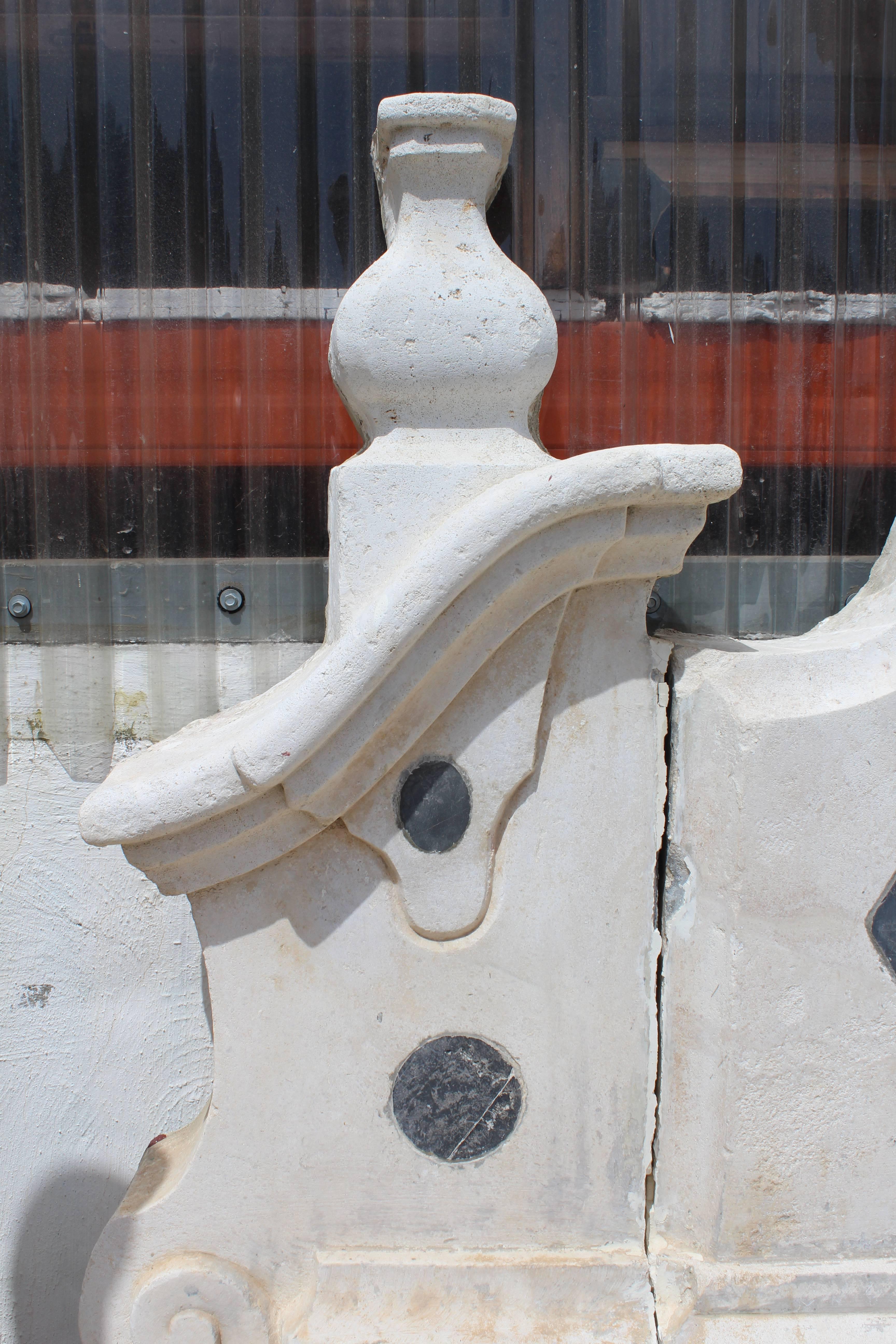 18th Century Stone and Marble Italian Wall Fountain In Good Condition For Sale In Marbella, ES