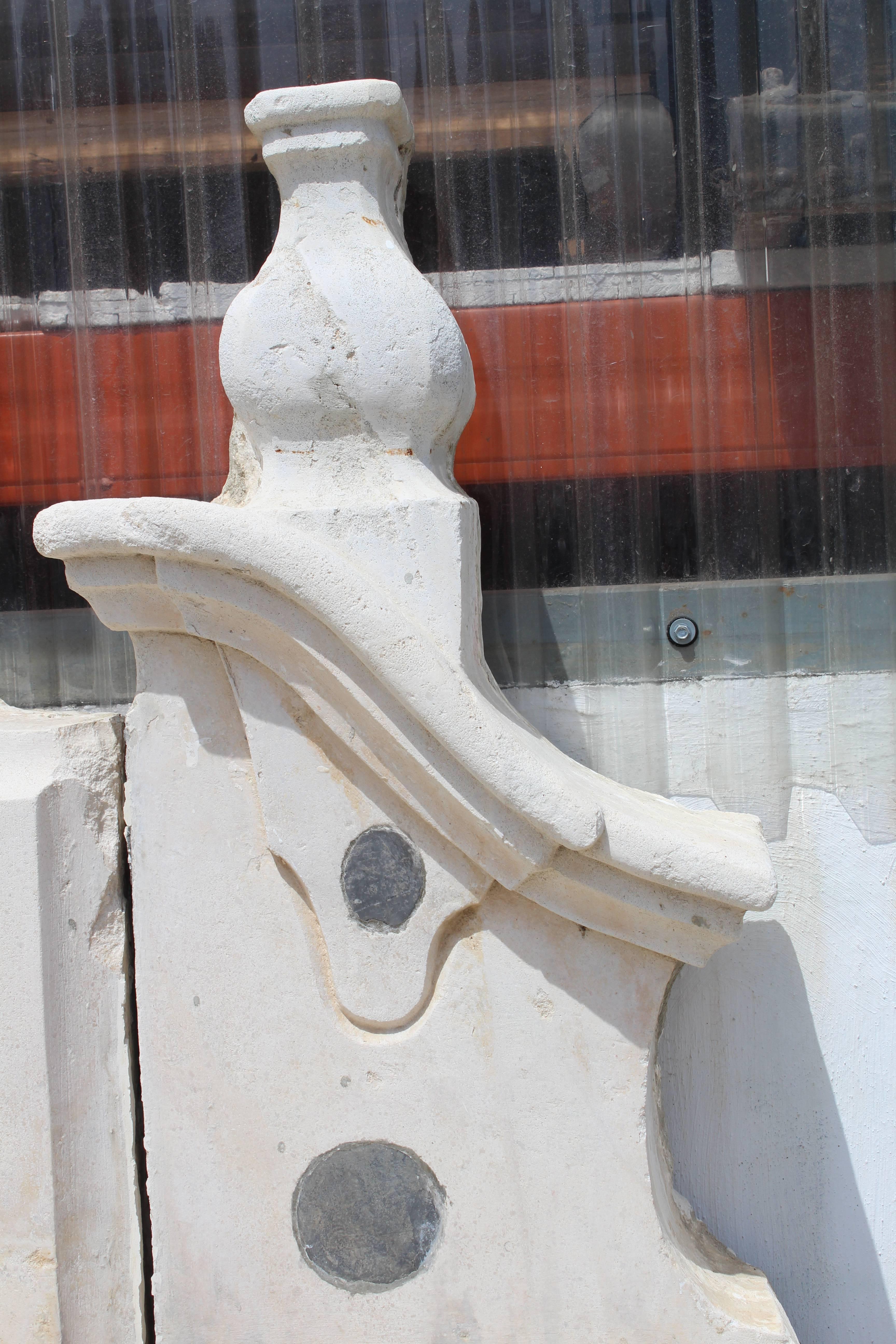18th Century Stone and Marble Italian Wall Fountain For Sale 3
