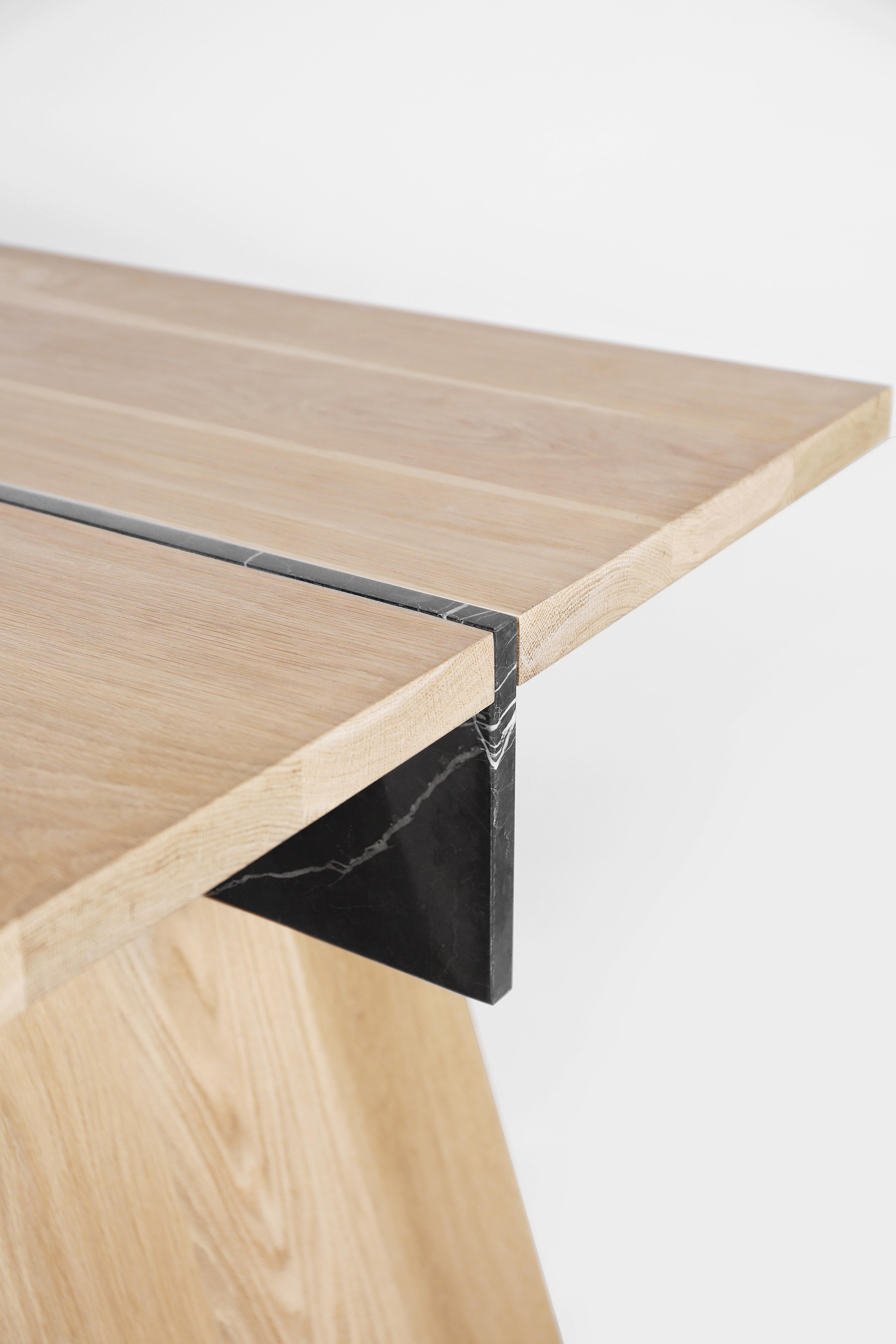 Fuerza Hocker (Minimalistisch) im Angebot
