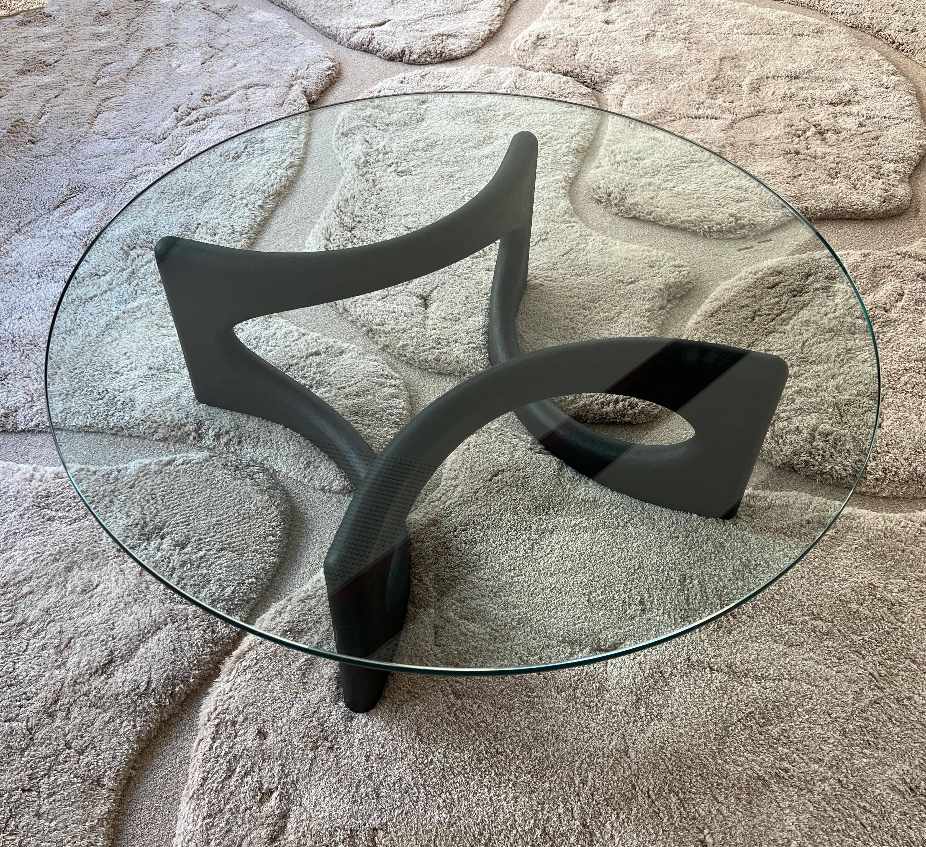 XXIe siècle et contemporain Table basse ronde Fuga en microciment et verre par Metamorphic Art Studio en vente