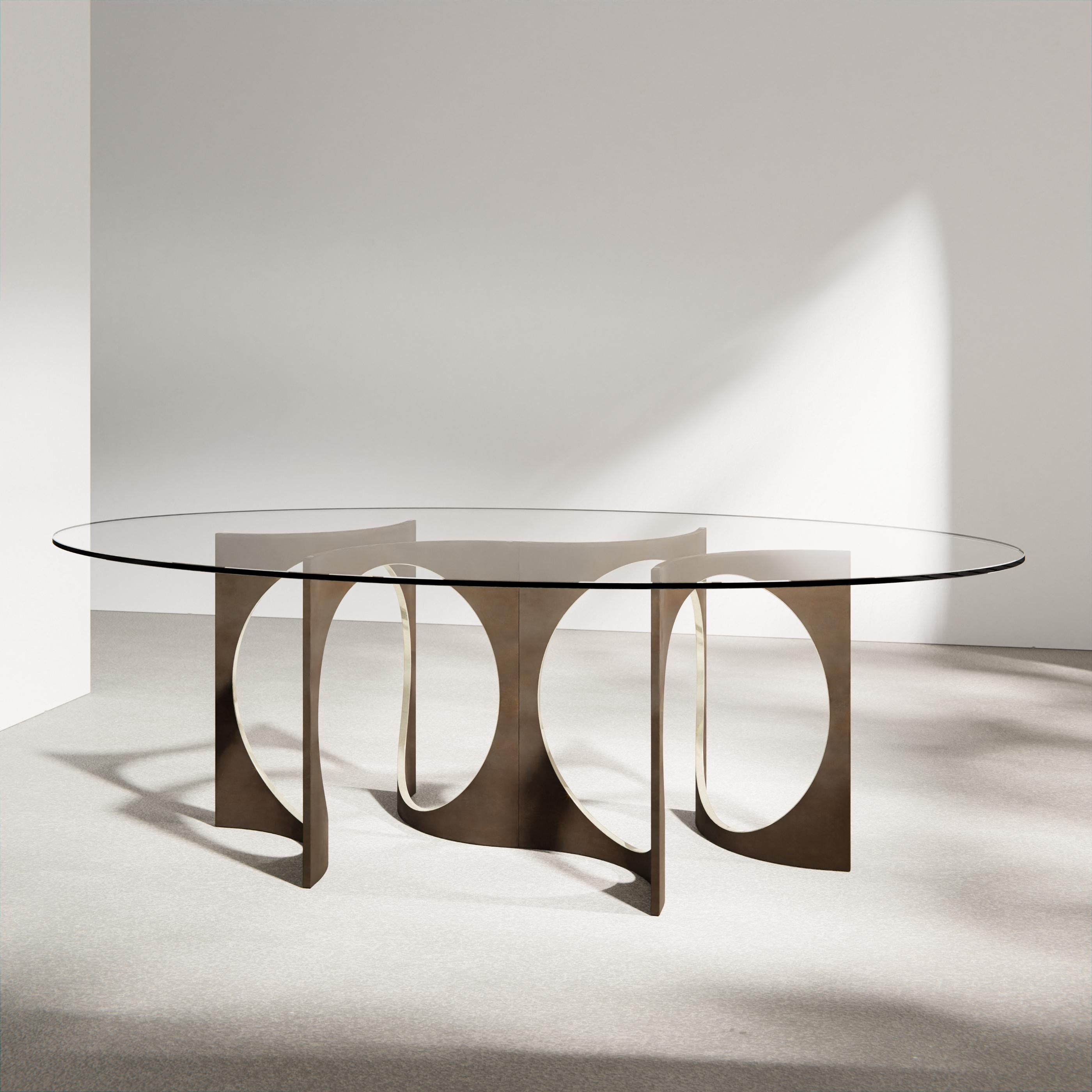 Postmoderne Table de salle à manger Ellipse Patina Fuga Duo avec plateau en verre par Metamorphic Art Studio en vente