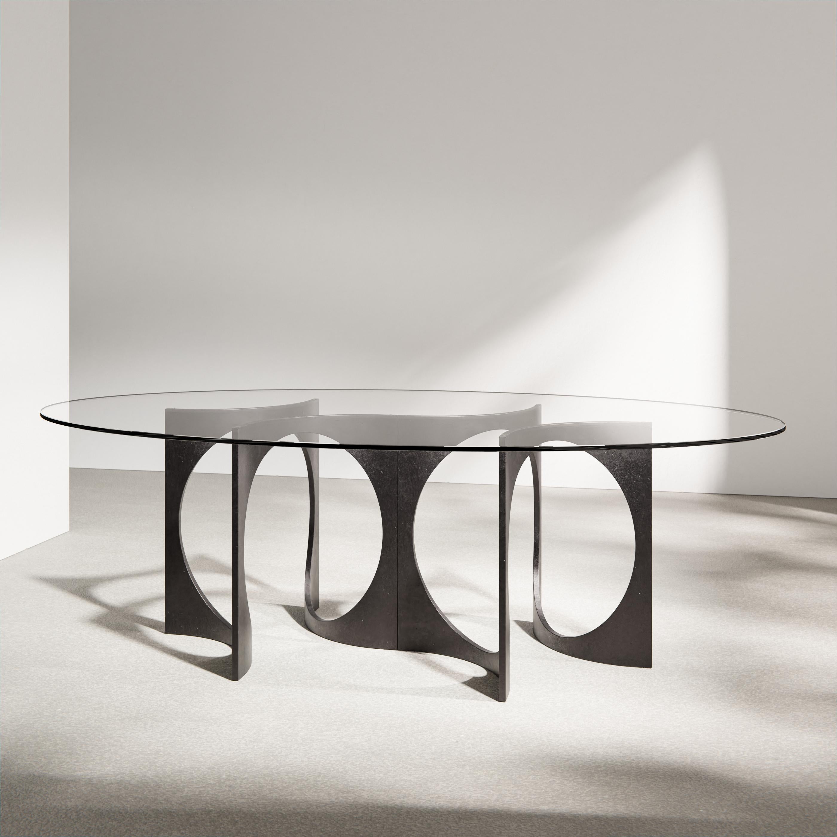 Belge Table de salle à manger Ellipse Fuga Duo en fonte et verre par Metamorphic Art Studio en vente