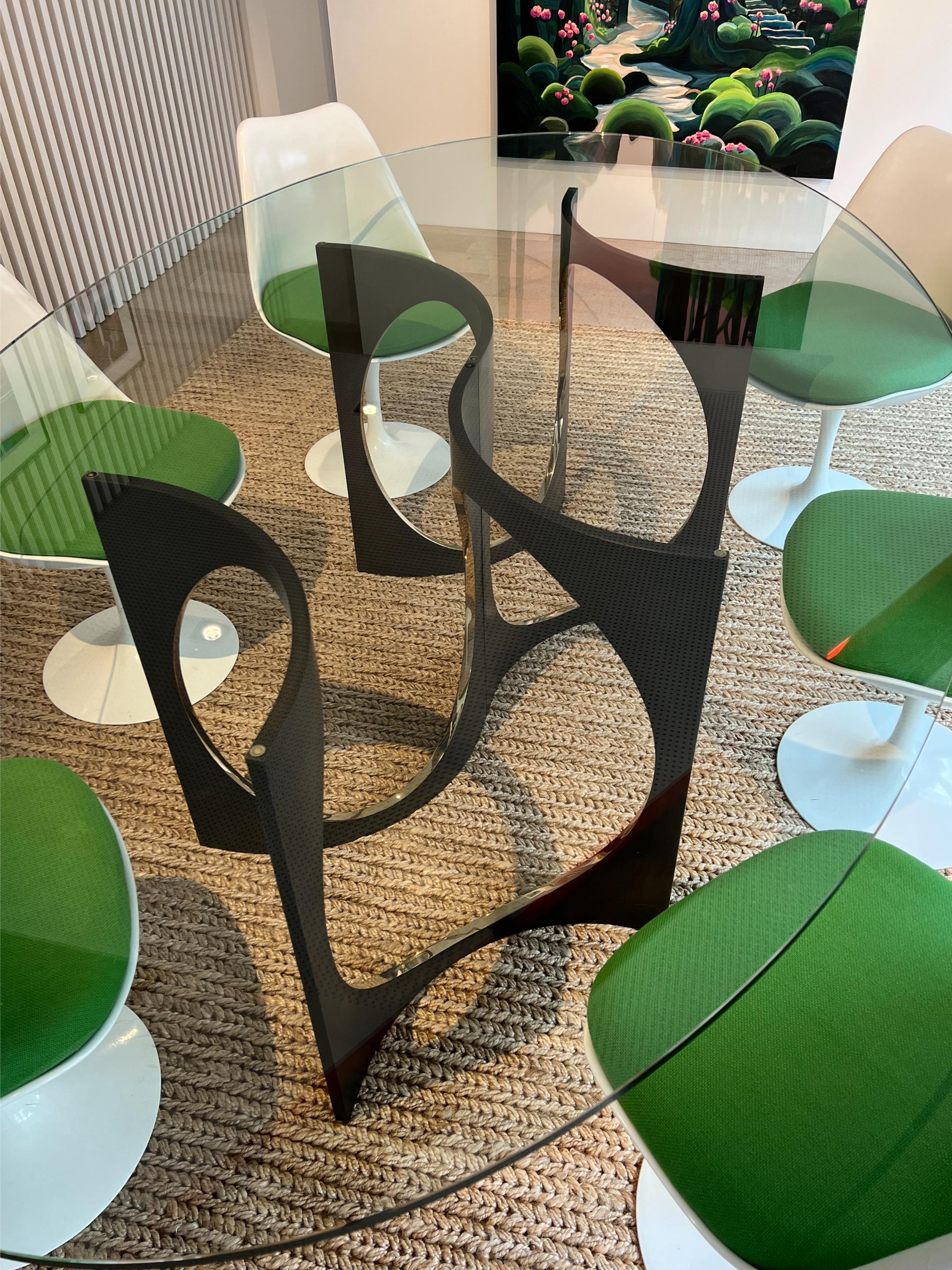 Belge Table de salle à manger Ellipse Patina Fuga Duo avec plateau en verre par Metamorphic Art Studio en vente