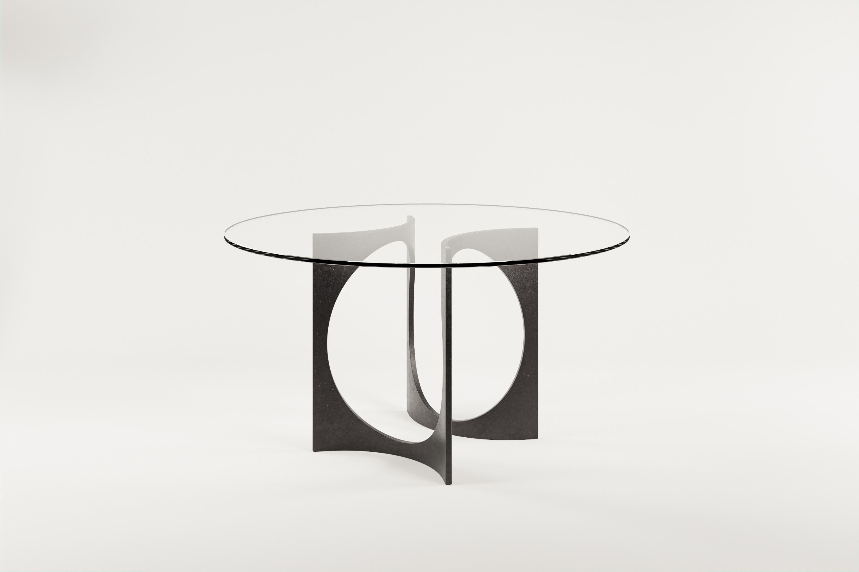 Table de salle à manger Fuga par Metamorphic Art Studio
Dimensions : 140 x H 76 cm
MATERIAL : Verre, fonte

La table Fuga est une table sculpturale à l'élégance intemporelle. La base est fabriquée à la main en Belgique à partir de quatre éléments