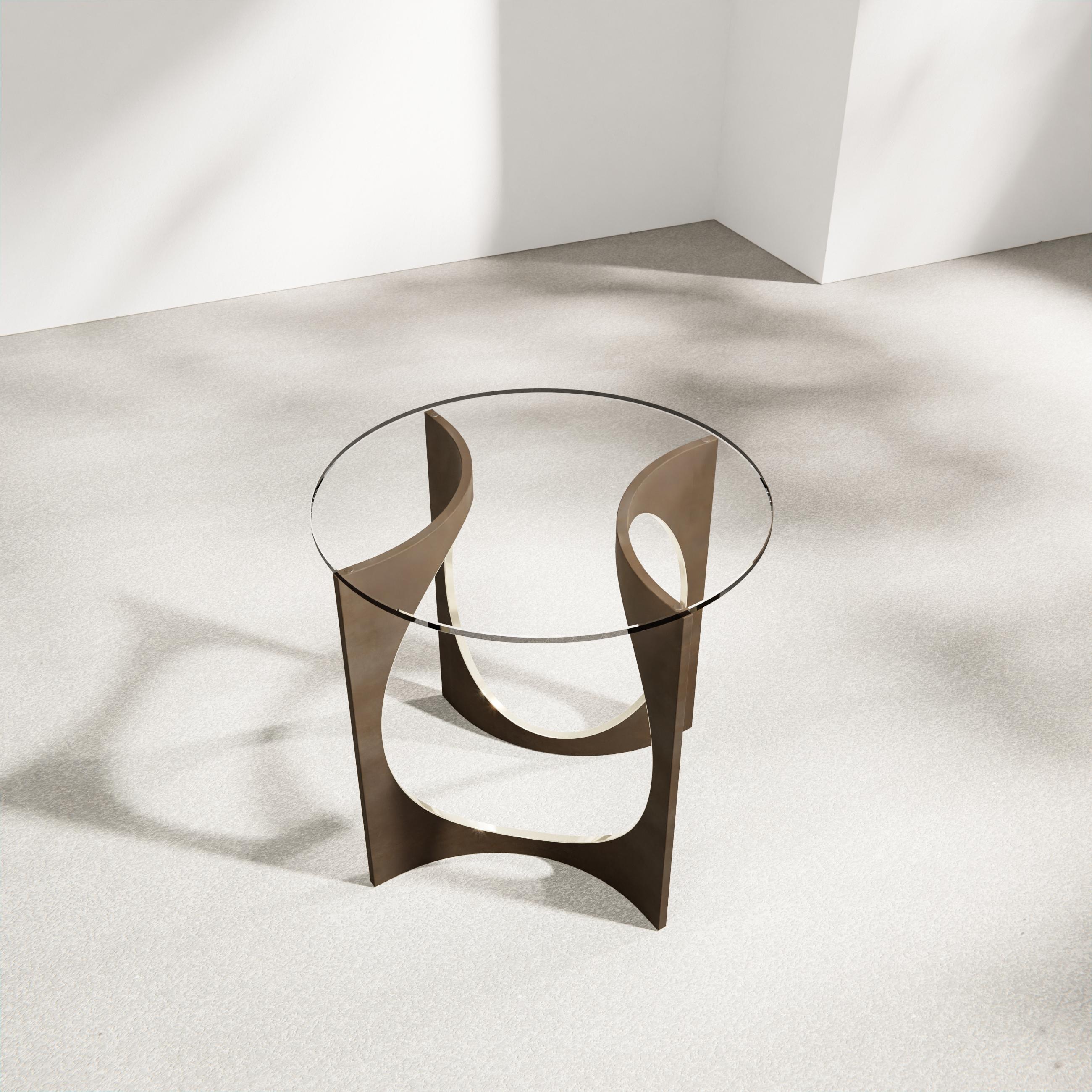 Postmoderne Table de déjeuner ronde en Patina Fuga avec plateau en verre par Metamorphic Art Studio en vente