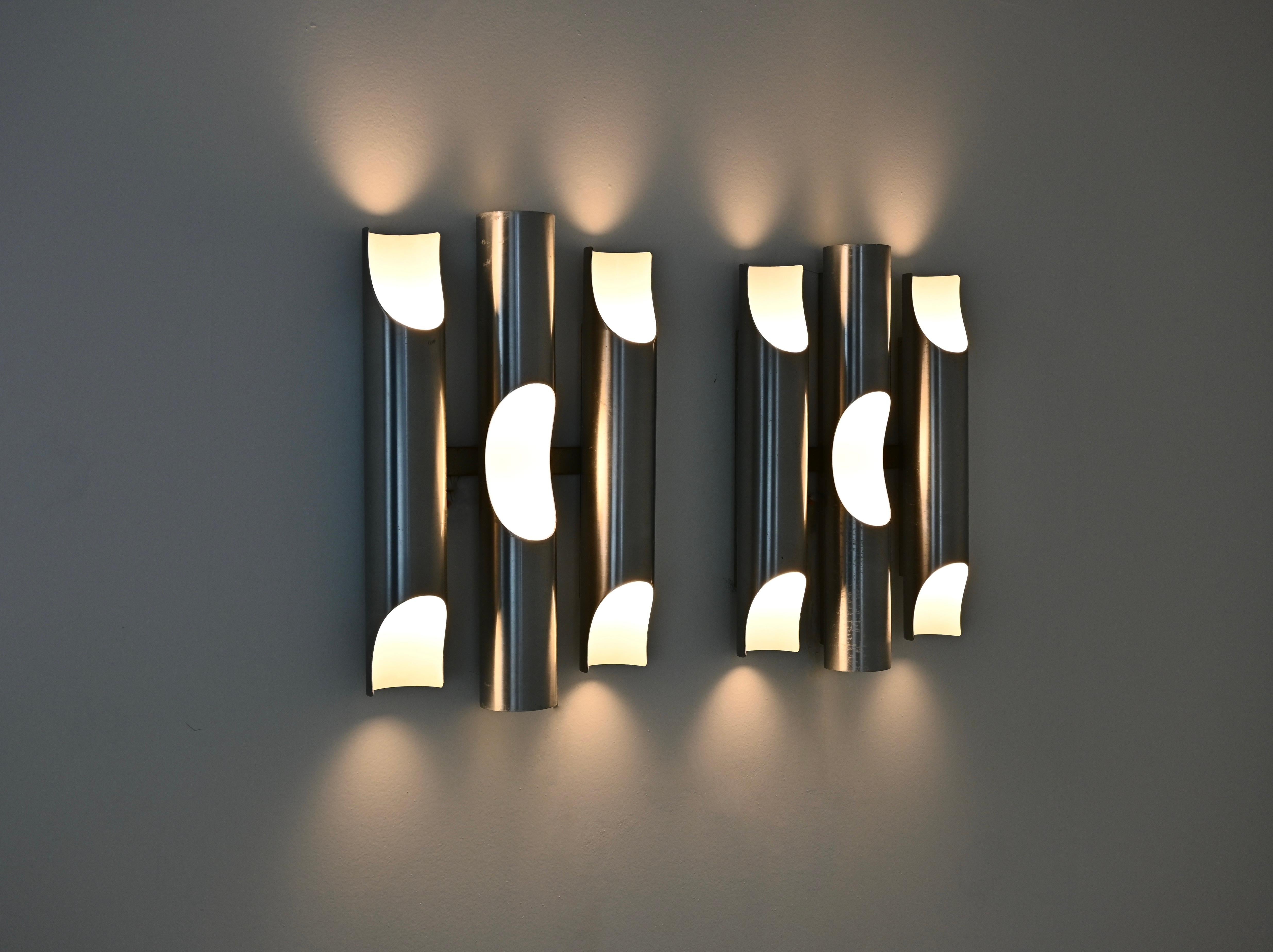 Mid-Century Modern Lampes murales Fuga de Maija Liisa Komulainen pour Raak, 1970, lot de 2 en vente